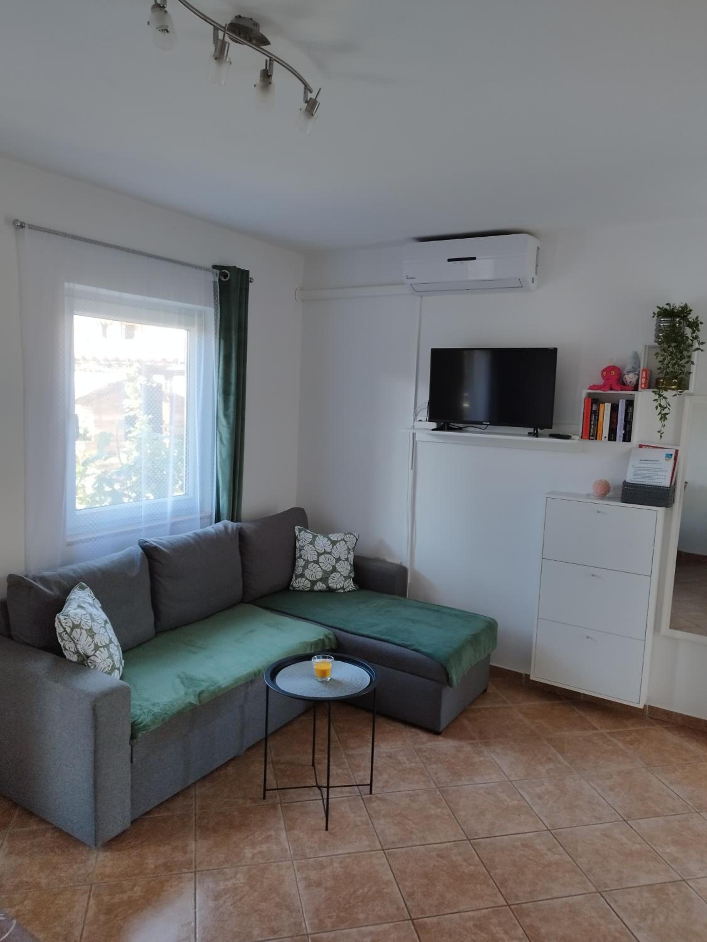 Apartment with Garden View