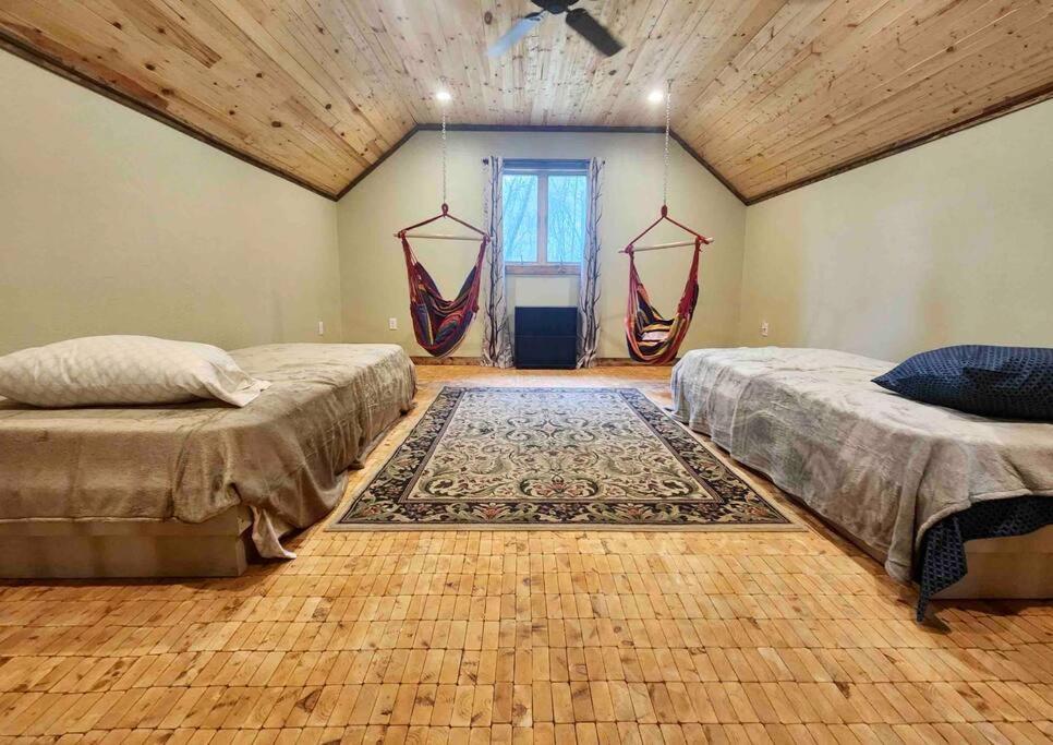 Three-Bedroom House photo 2