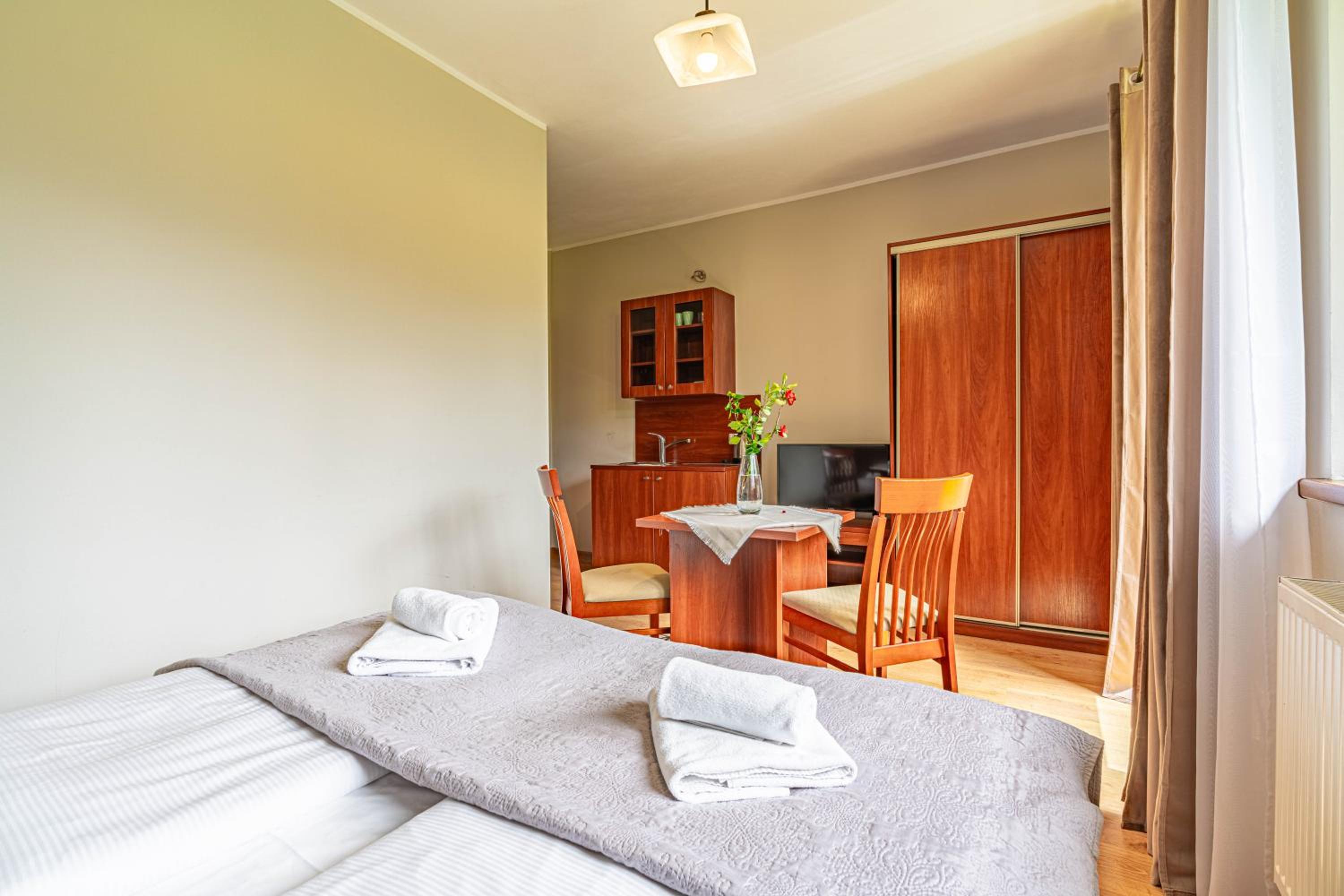 Double or Twin Room with Mountain View photo 2