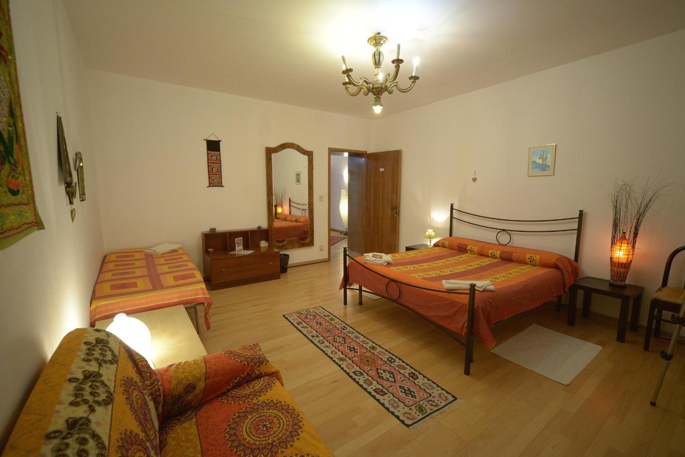 Double Room with Shared Bathroom photo 3