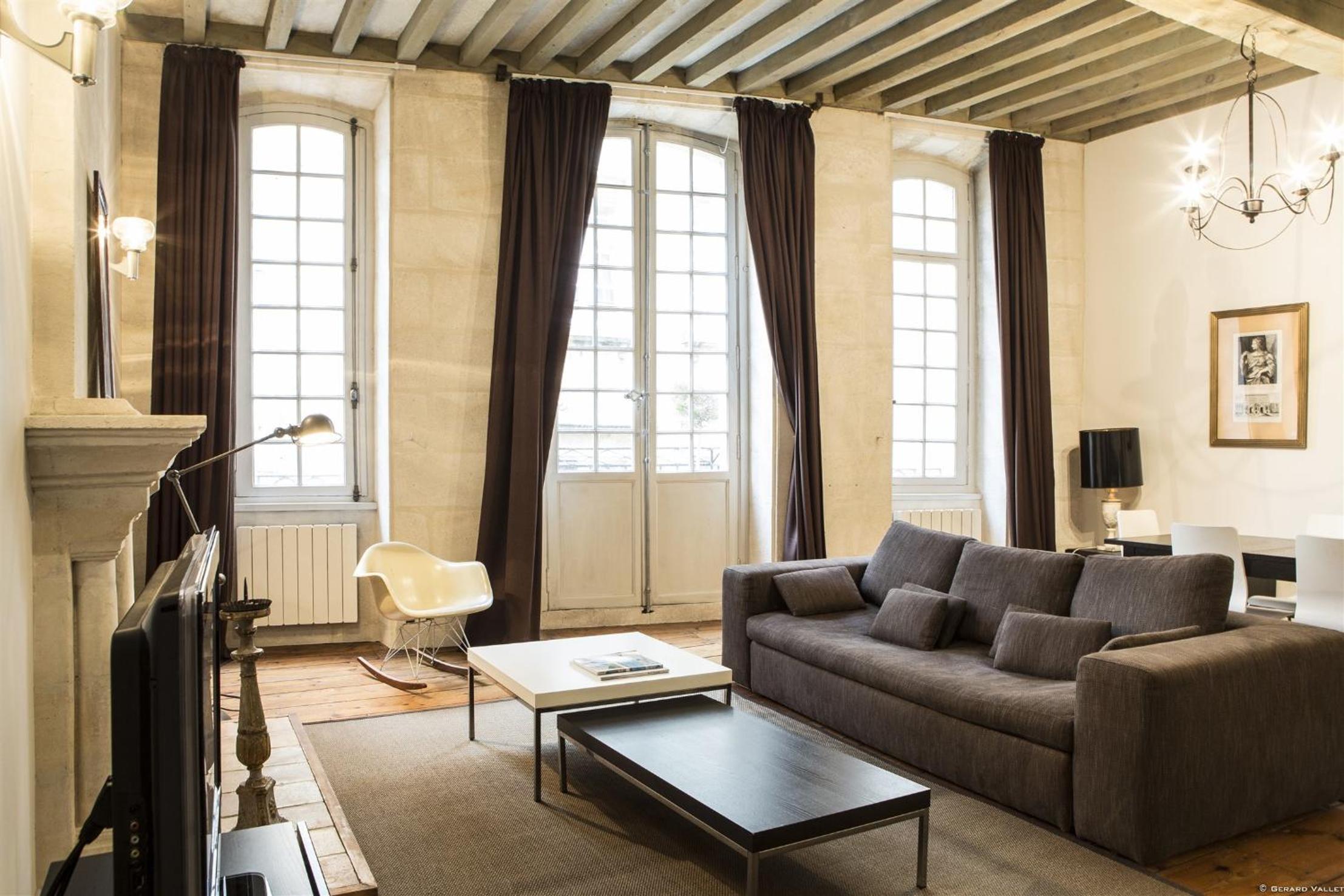 Apartment with Balcony