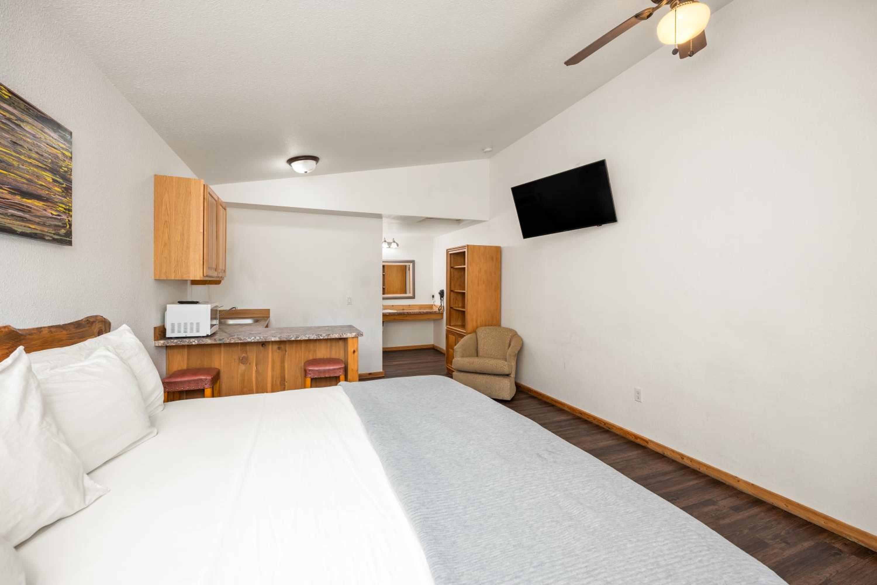 Deluxe King Room photo 1