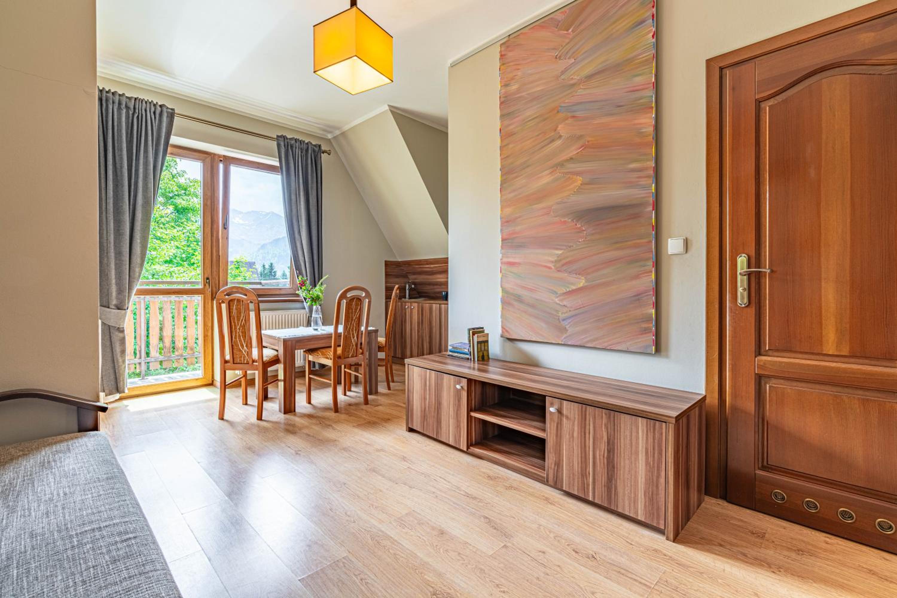 Suite with Mountain View photo 2