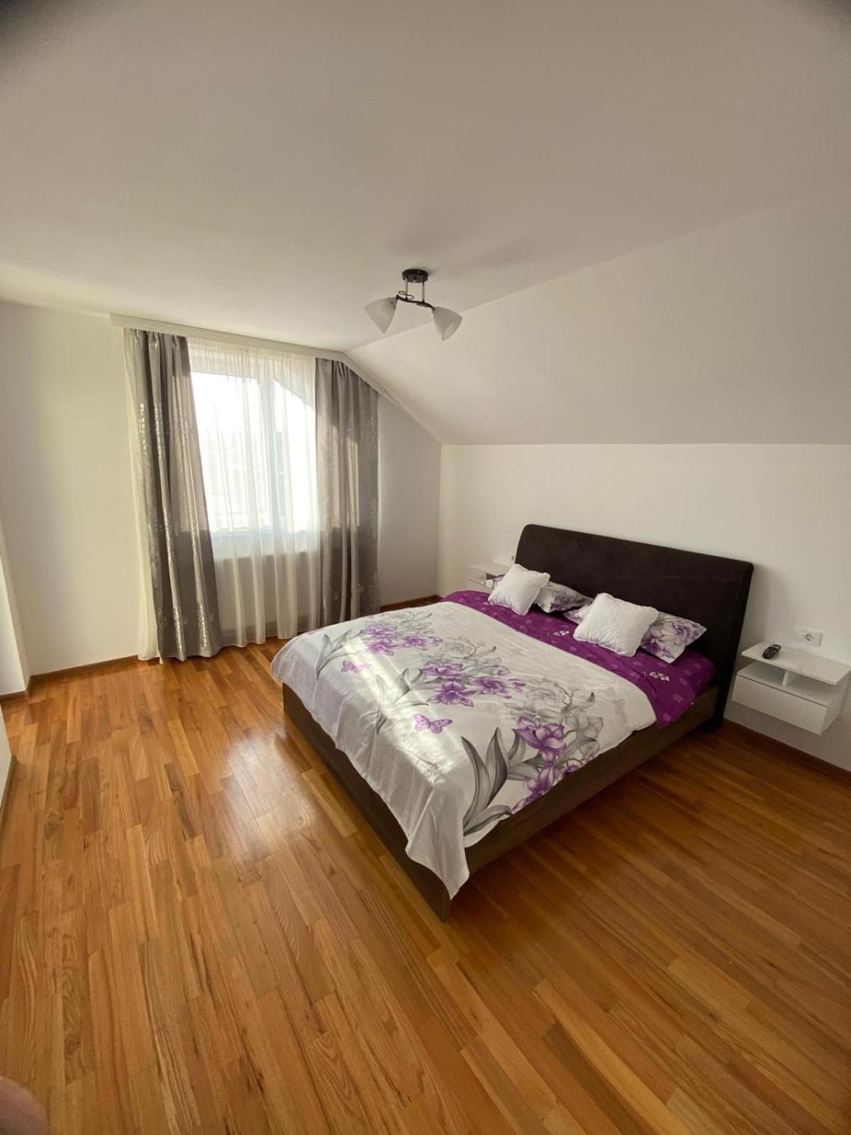 Villa photo 2