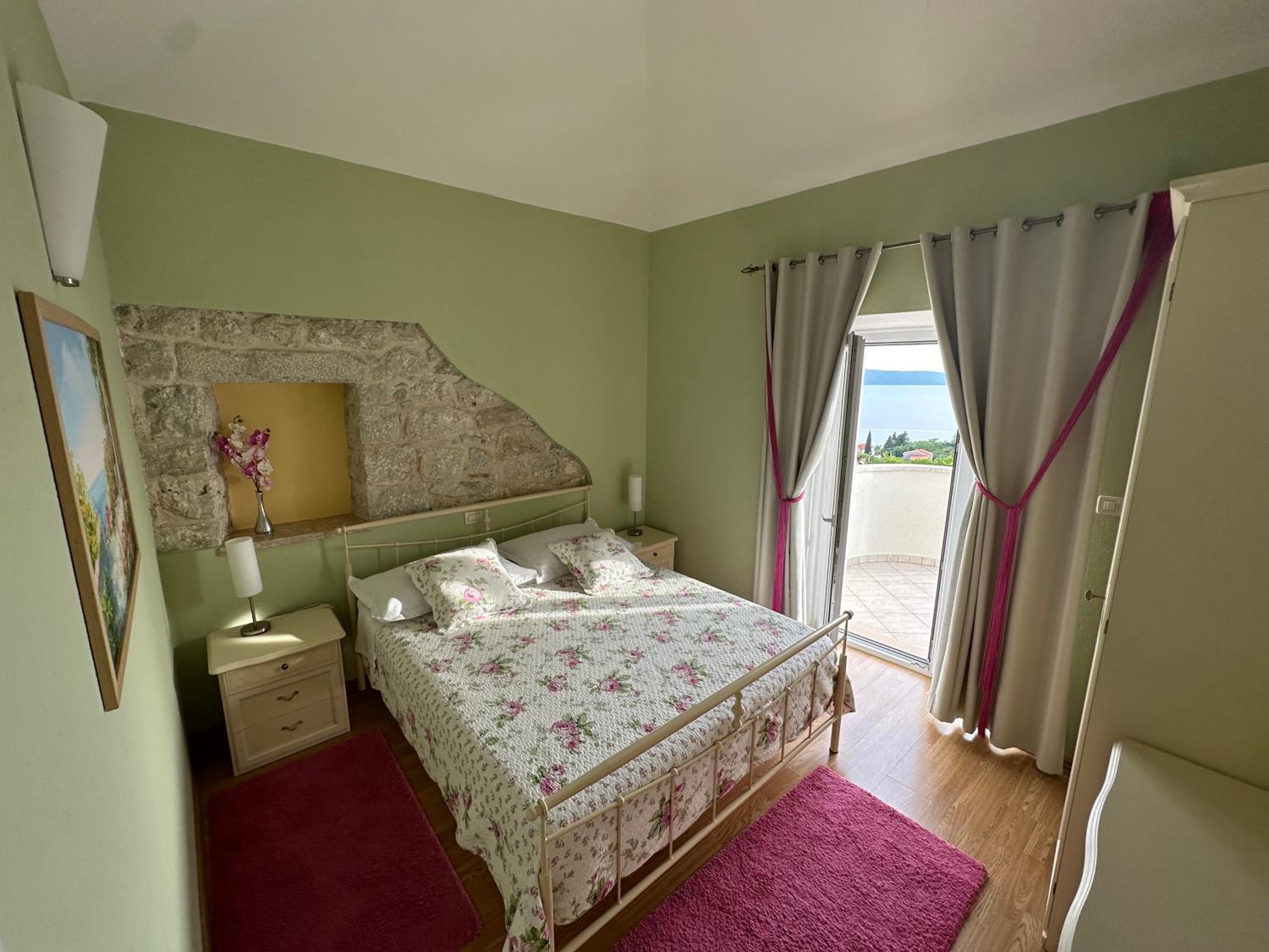 Villa with Sea View - Photo 5