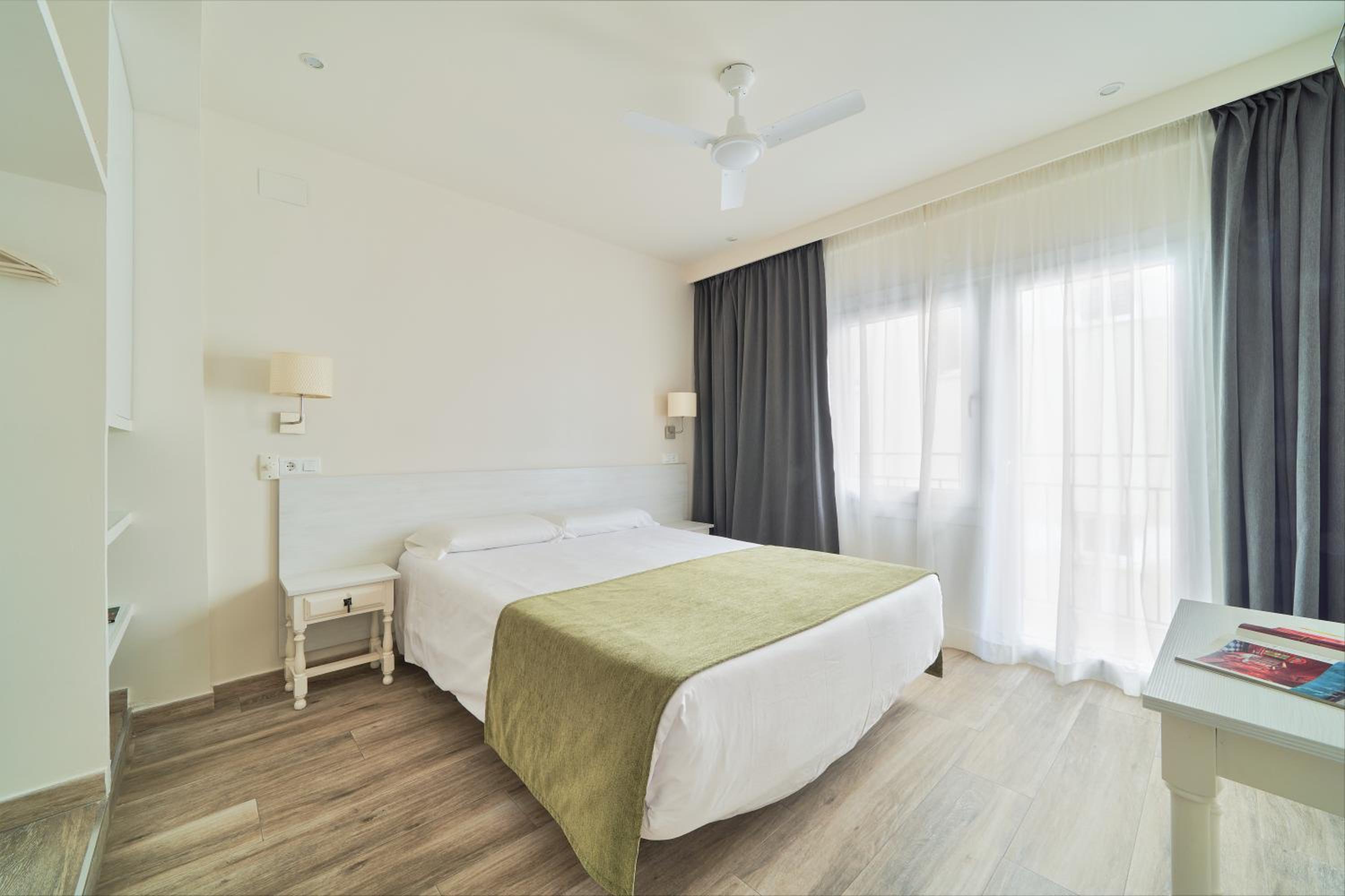 Double Room with Terrace - Photo 1