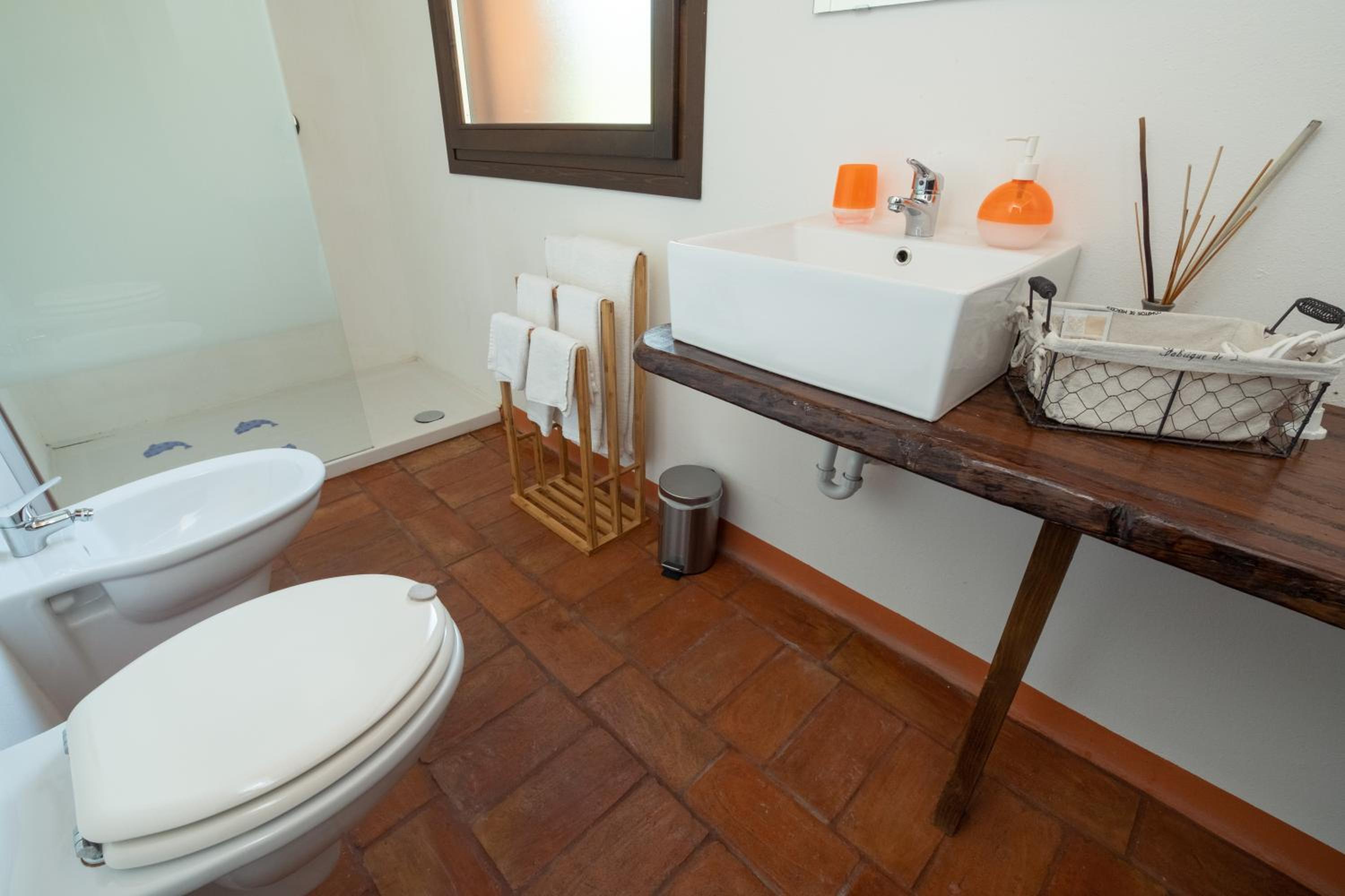 Suite - Photo 20