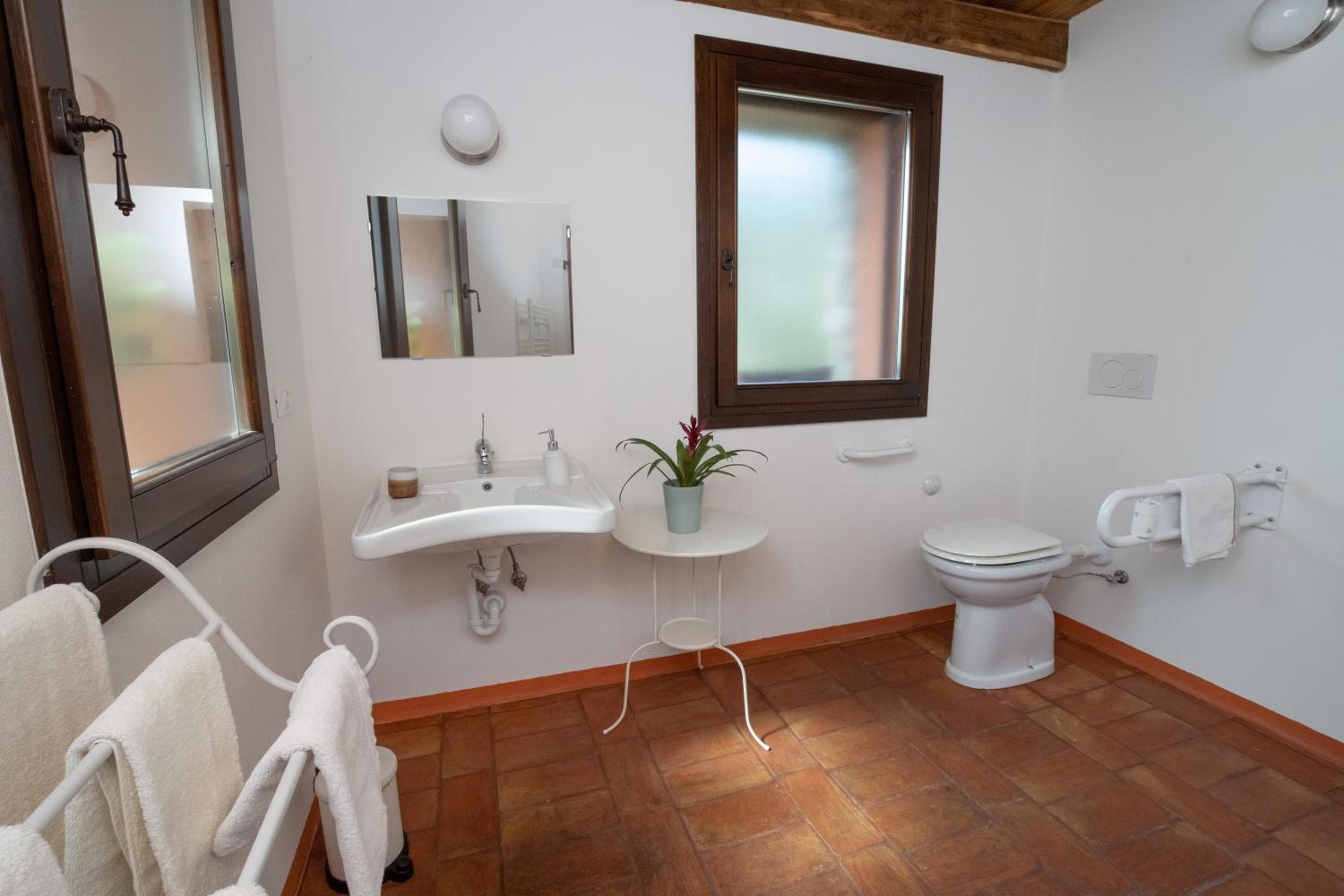 Double Room - Photo 3