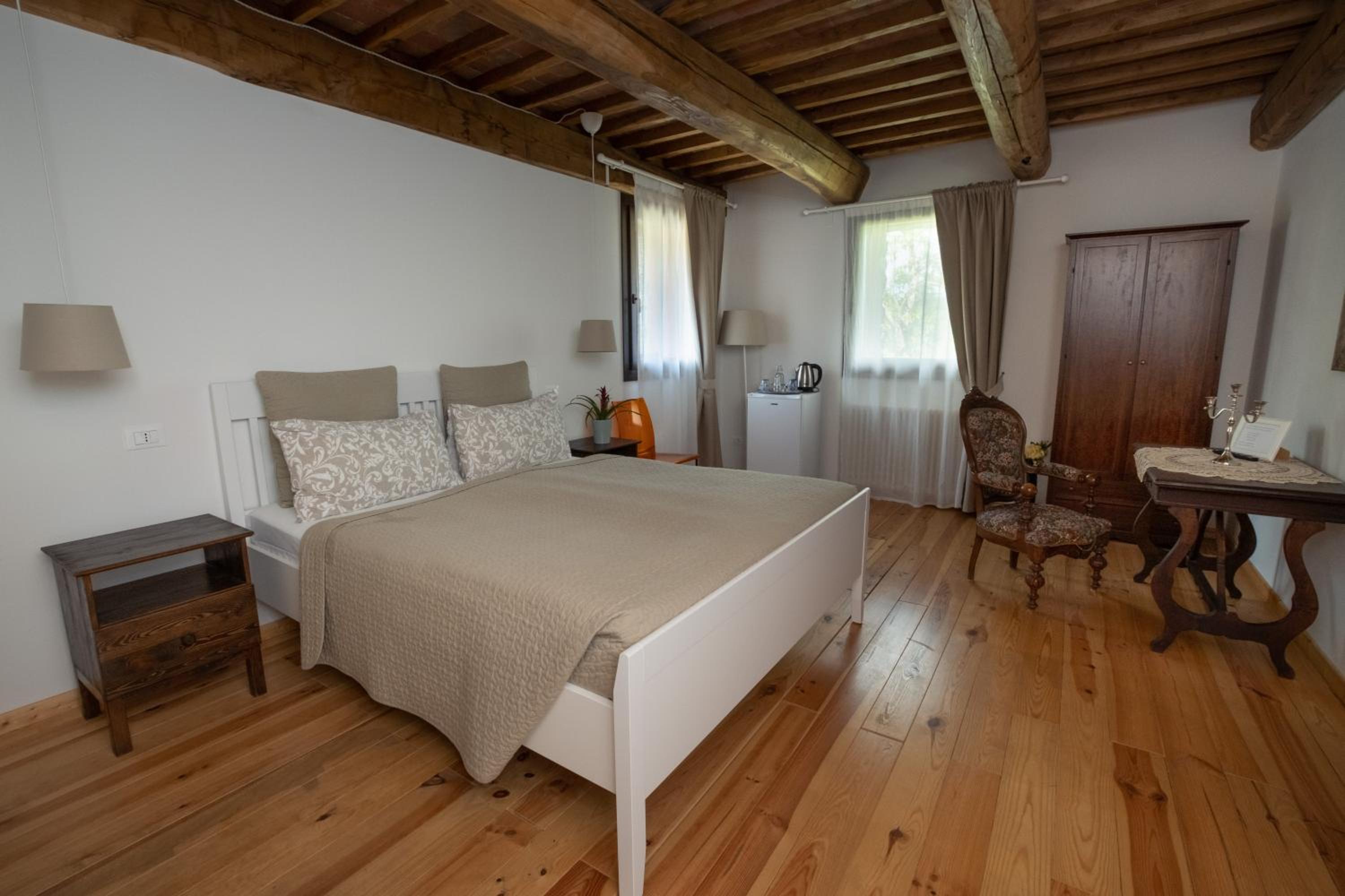 Double Room - Photo 18