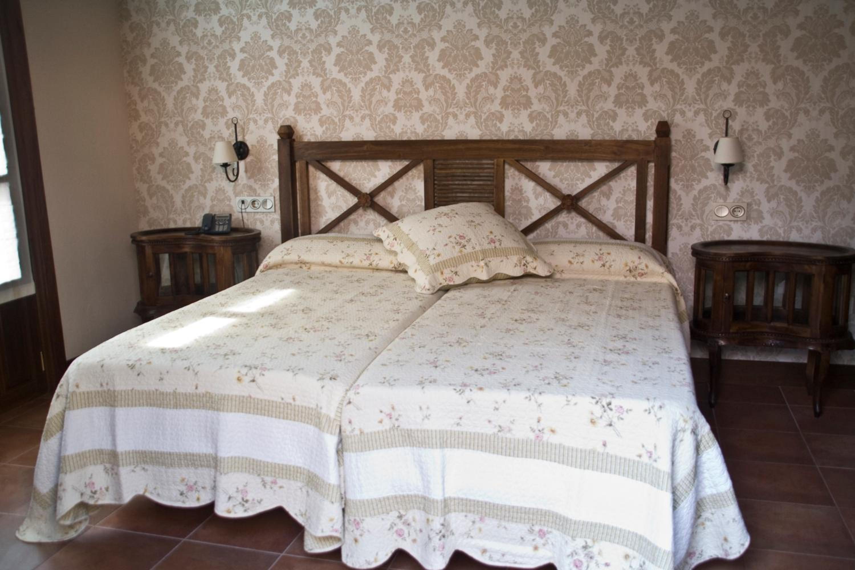 Double or Twin Room photo 3