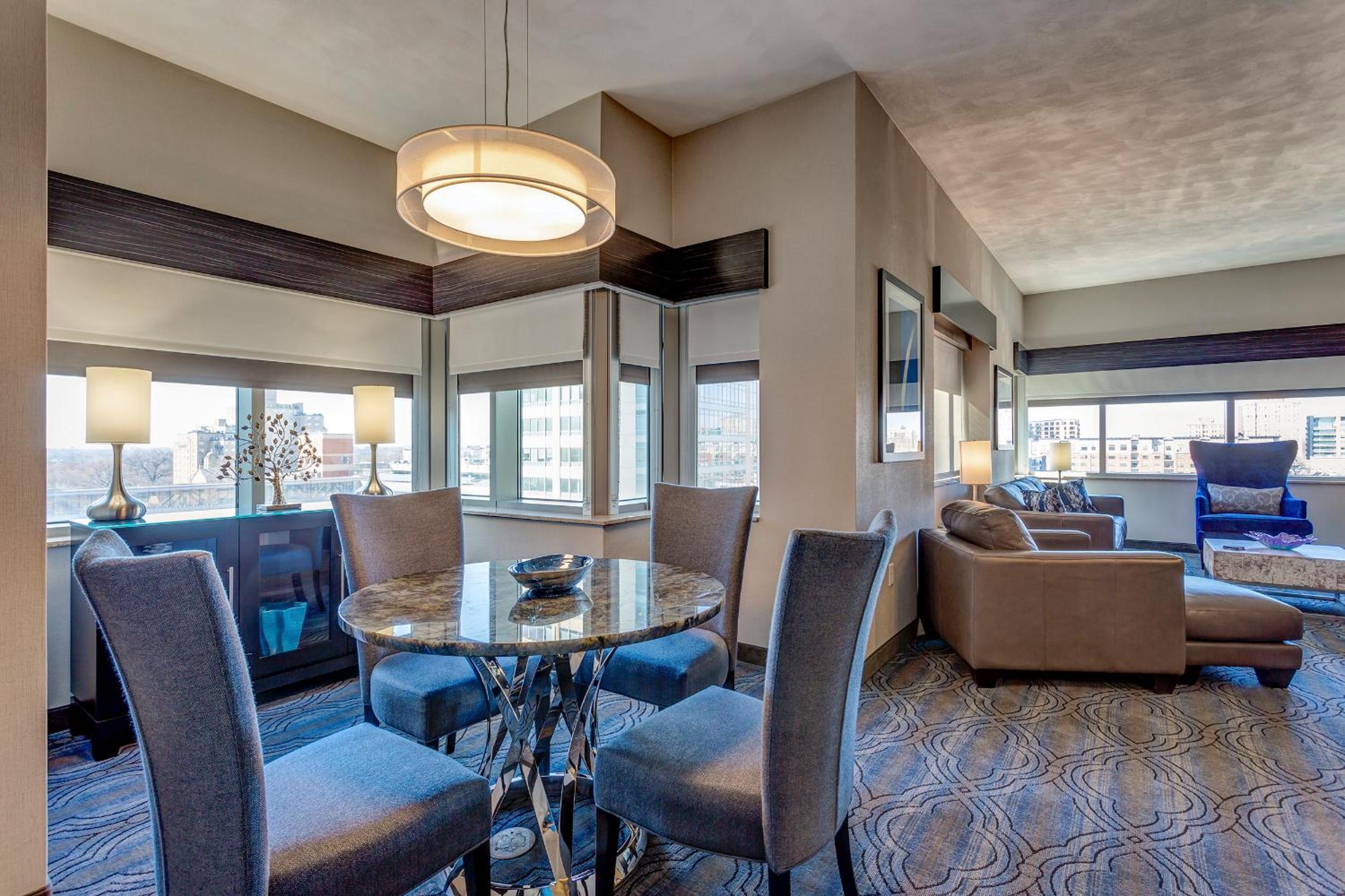 King Studio Suite - Photo 3