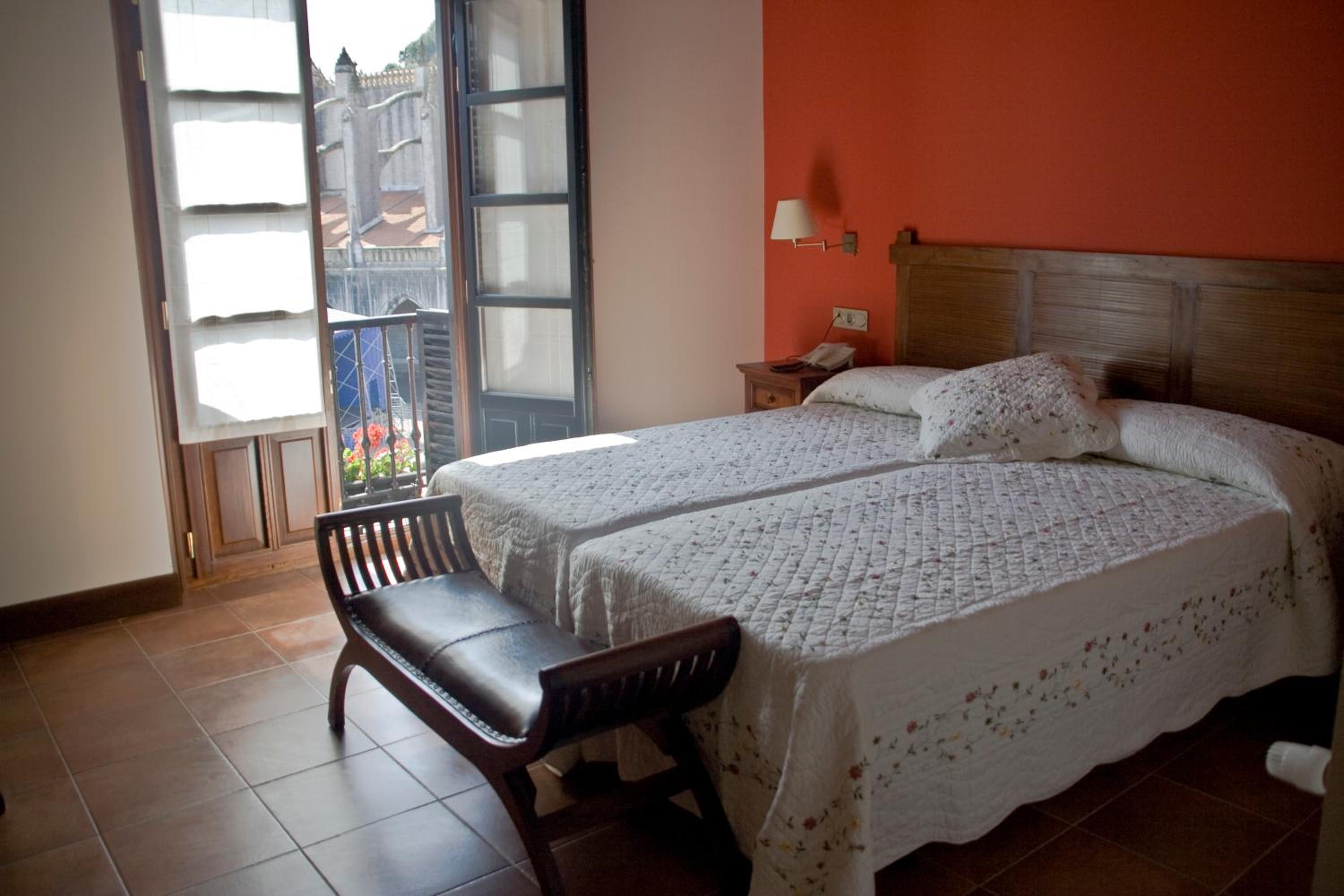 Double or Twin Room with Balcony photo 3