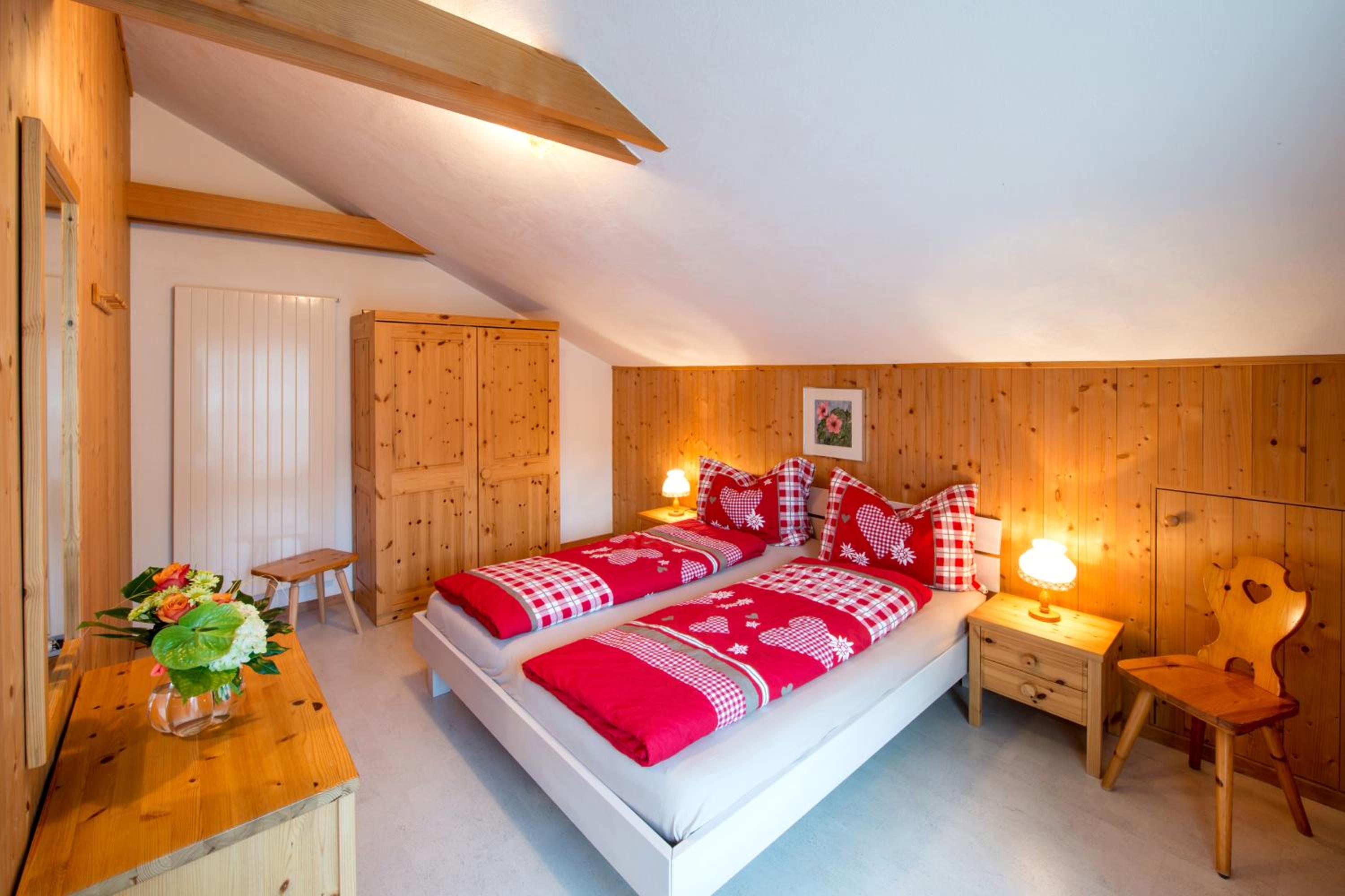 One-Bedroom Apartment - Attic photo 1