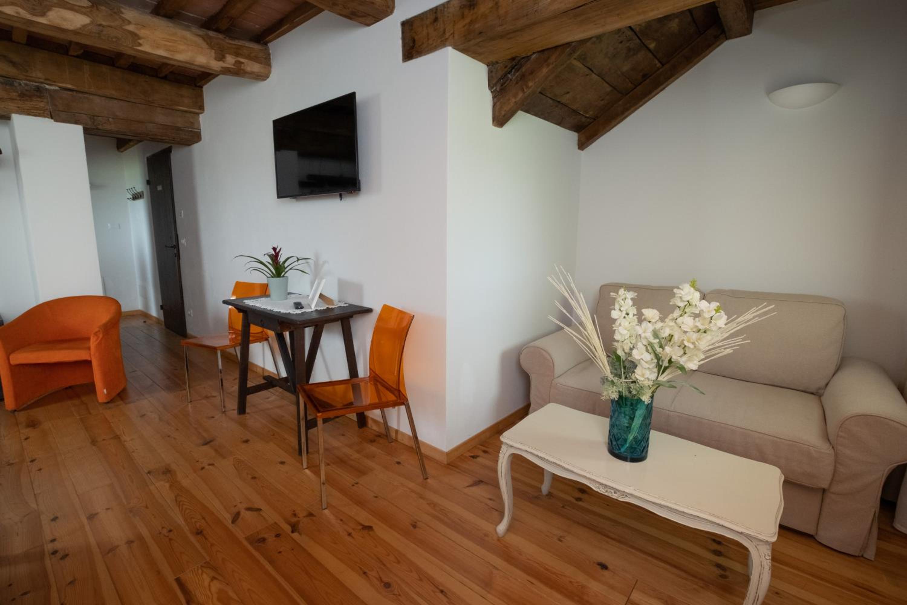 Triple Room - Photo 16