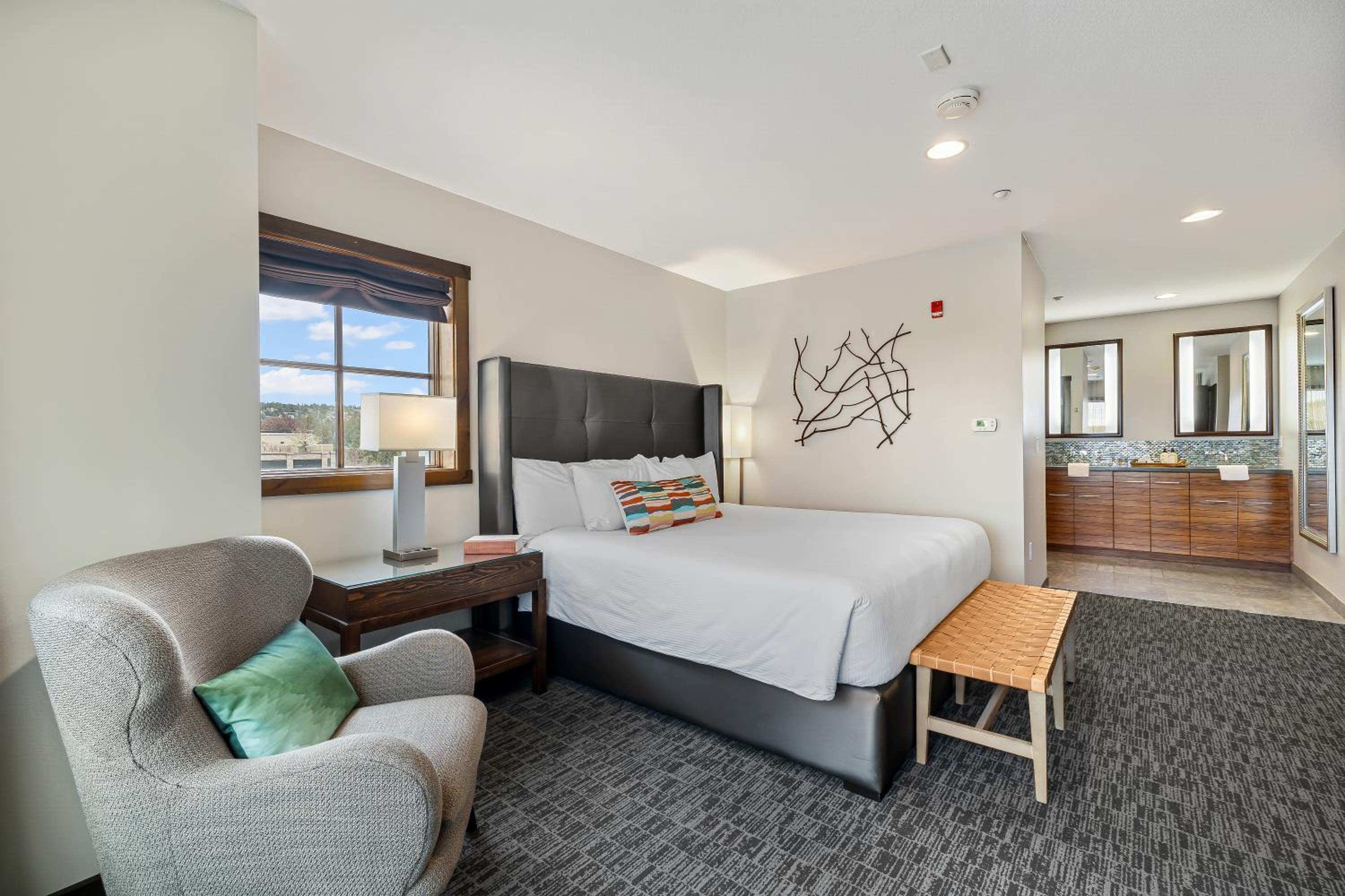 Mountain View Suite with Balcony