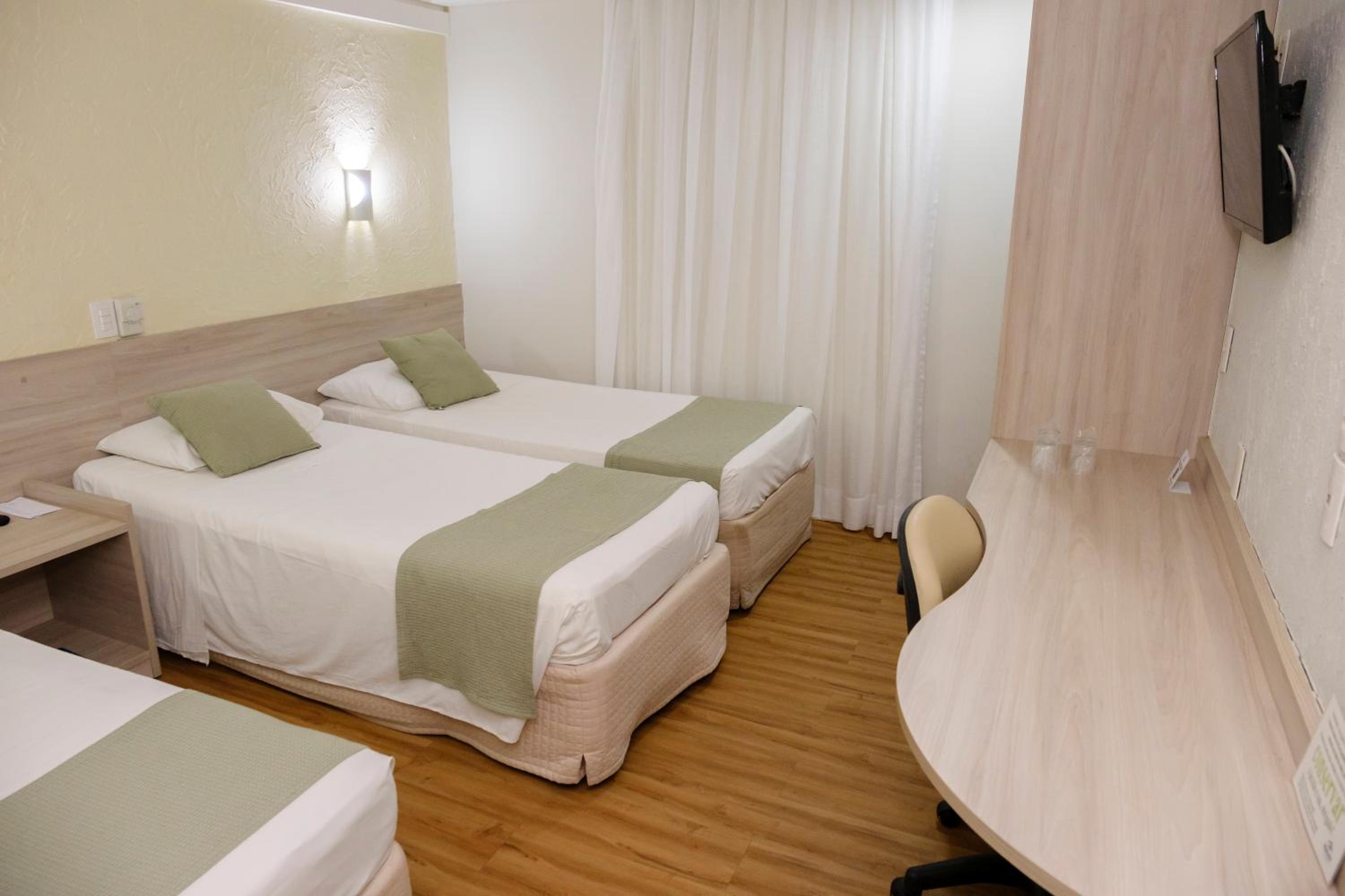 Standard Triple Room photo 2