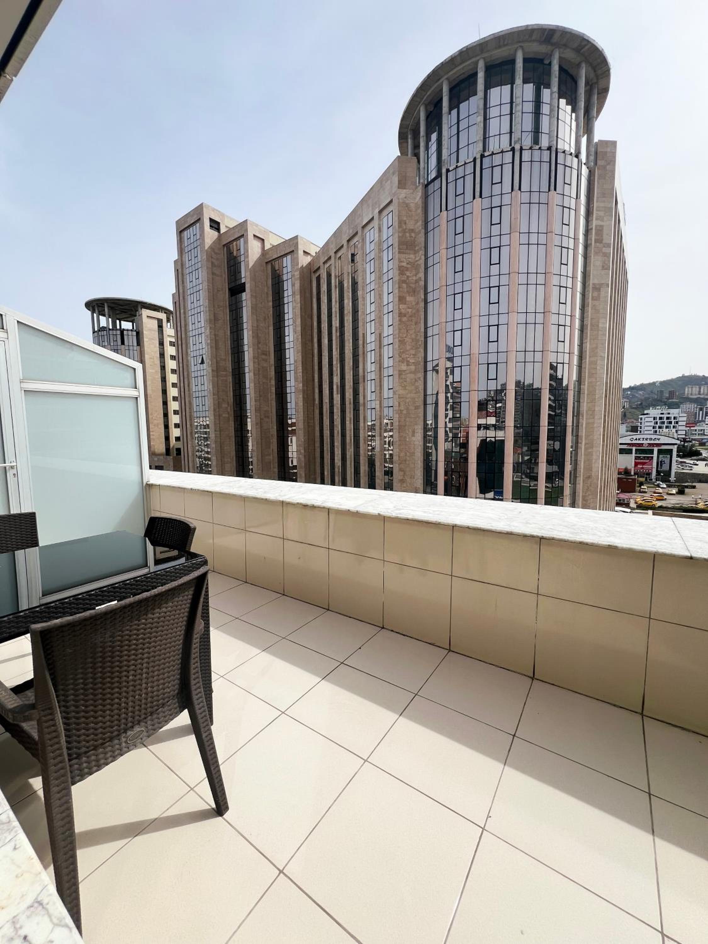 Suite with Balcony - Photo 11