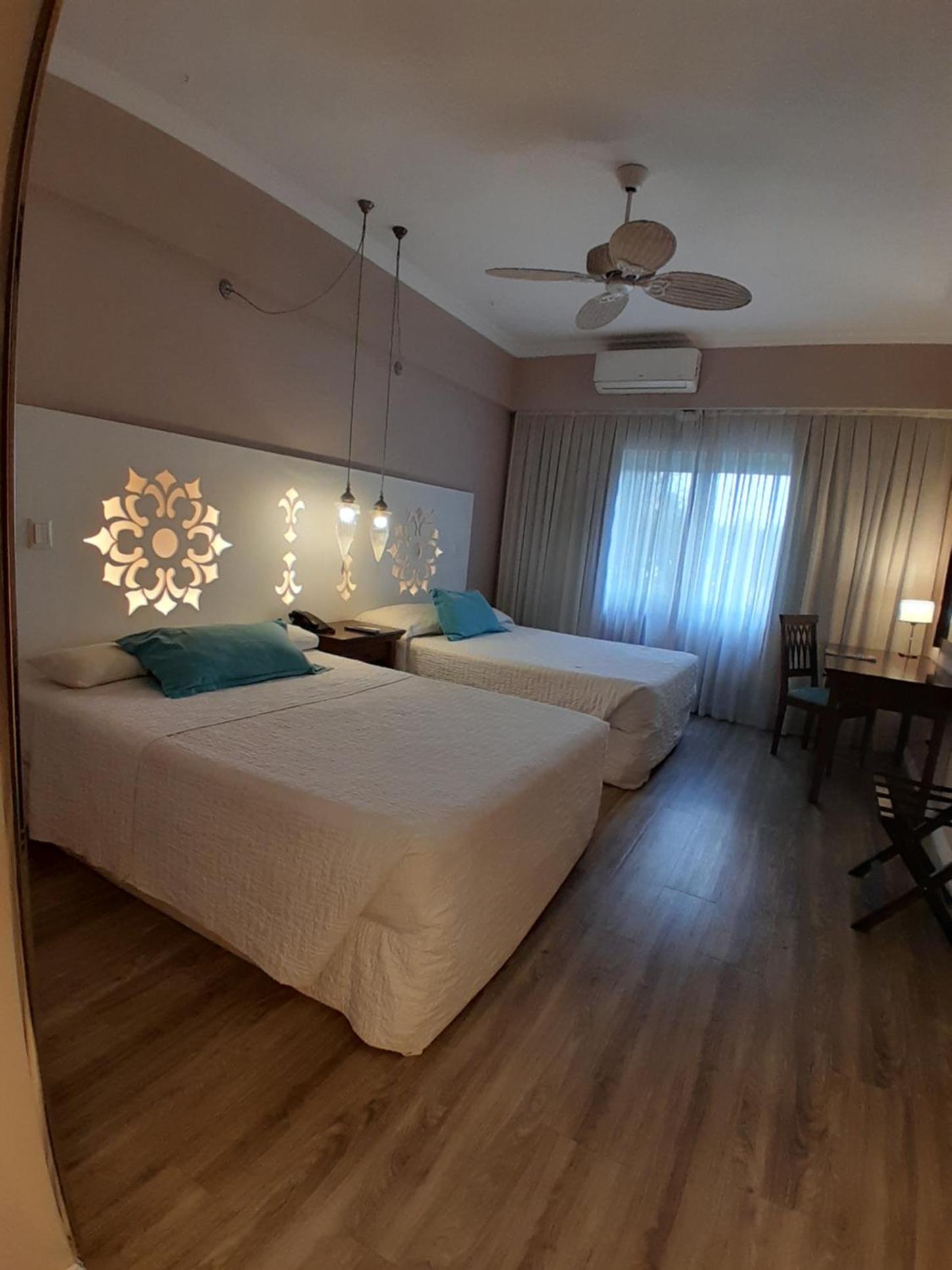 Queen Room with Two Queen Beds photo 3