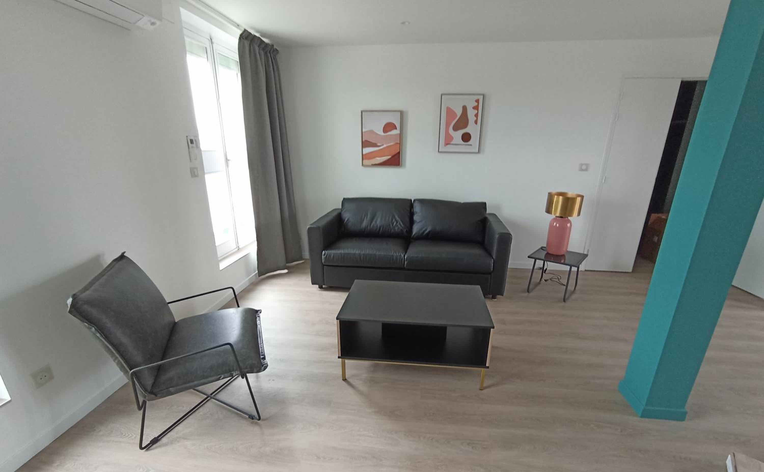 One-Bedroom Apartment with Terrace photo 1