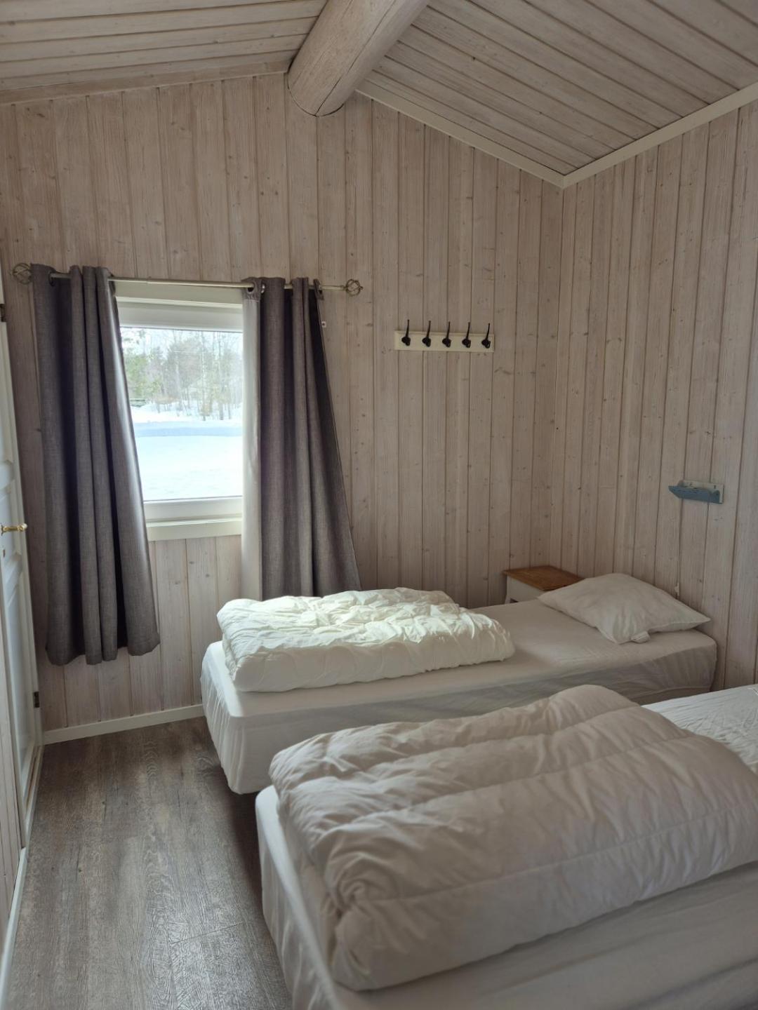 Two-Bedroom Cottage photo 3