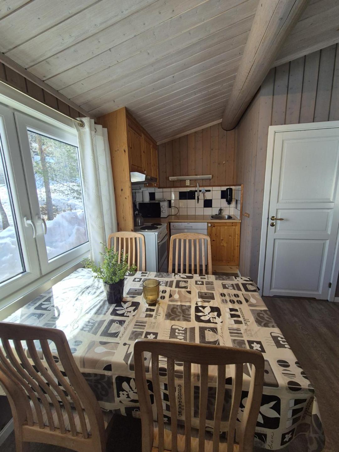 Two-Bedroom Cottage photo 2