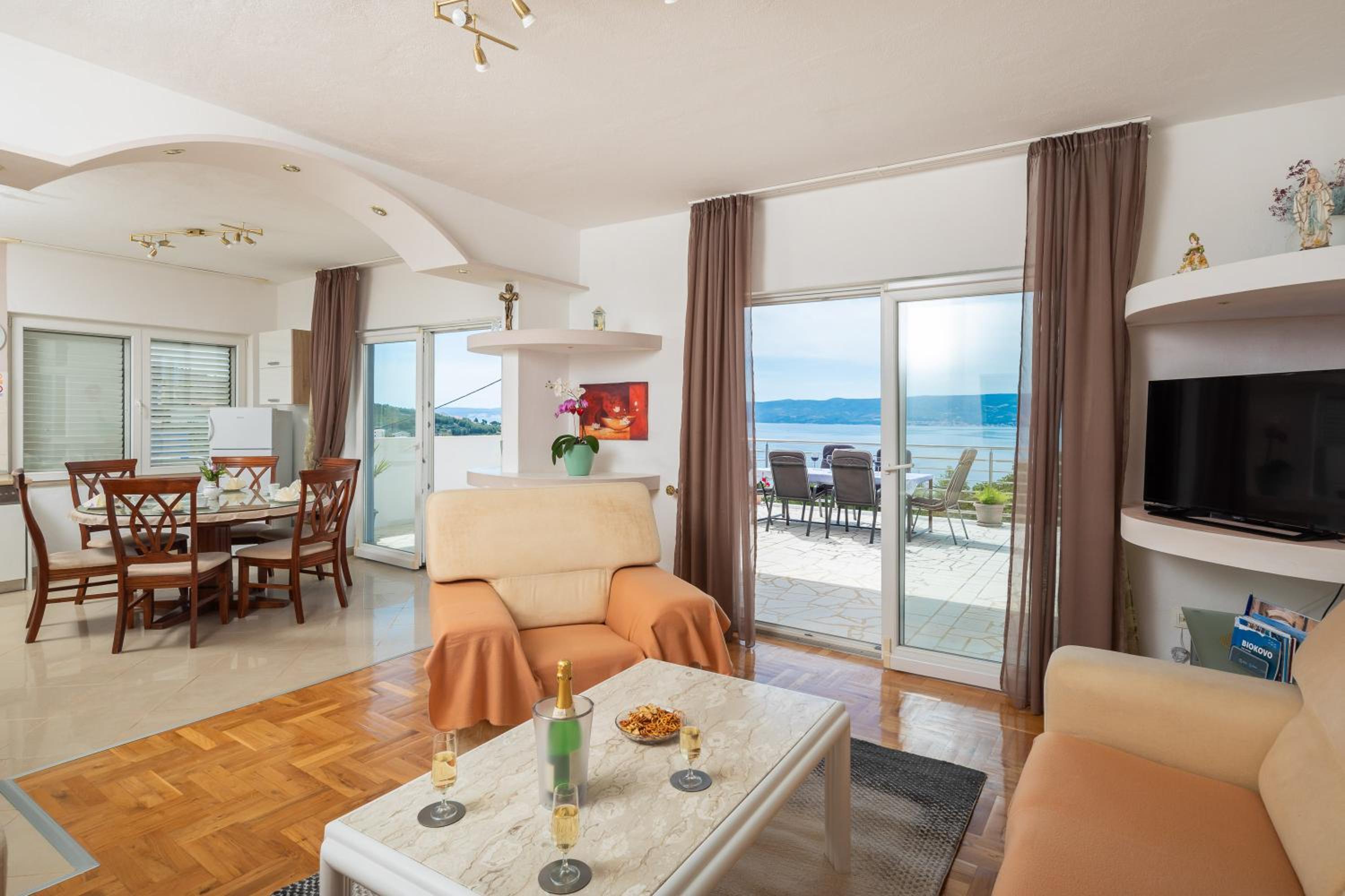 Three-Bedroom Premium Apartment with Balcony