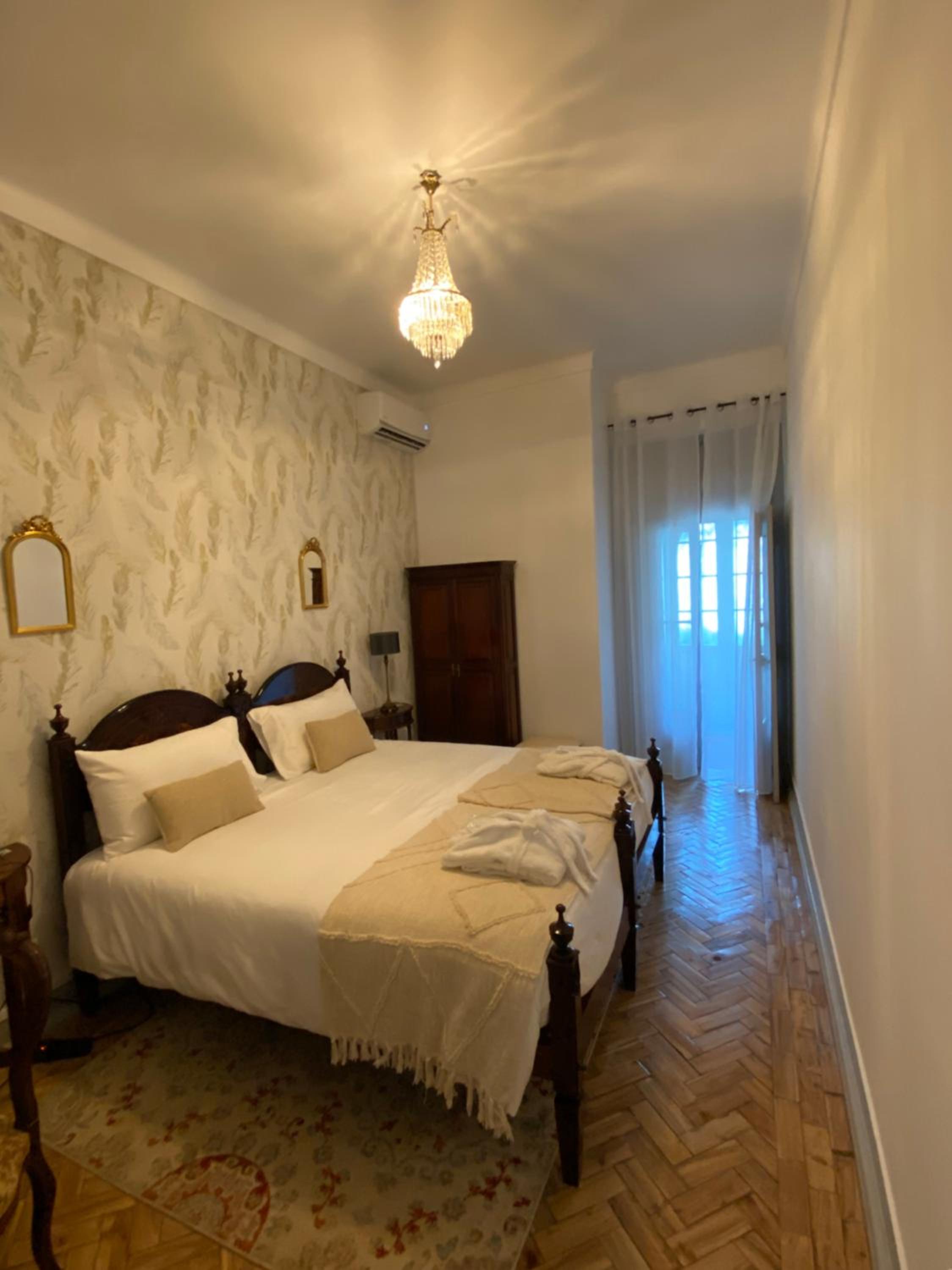 Double or Twin Room with Private Bathroom - Photo 1