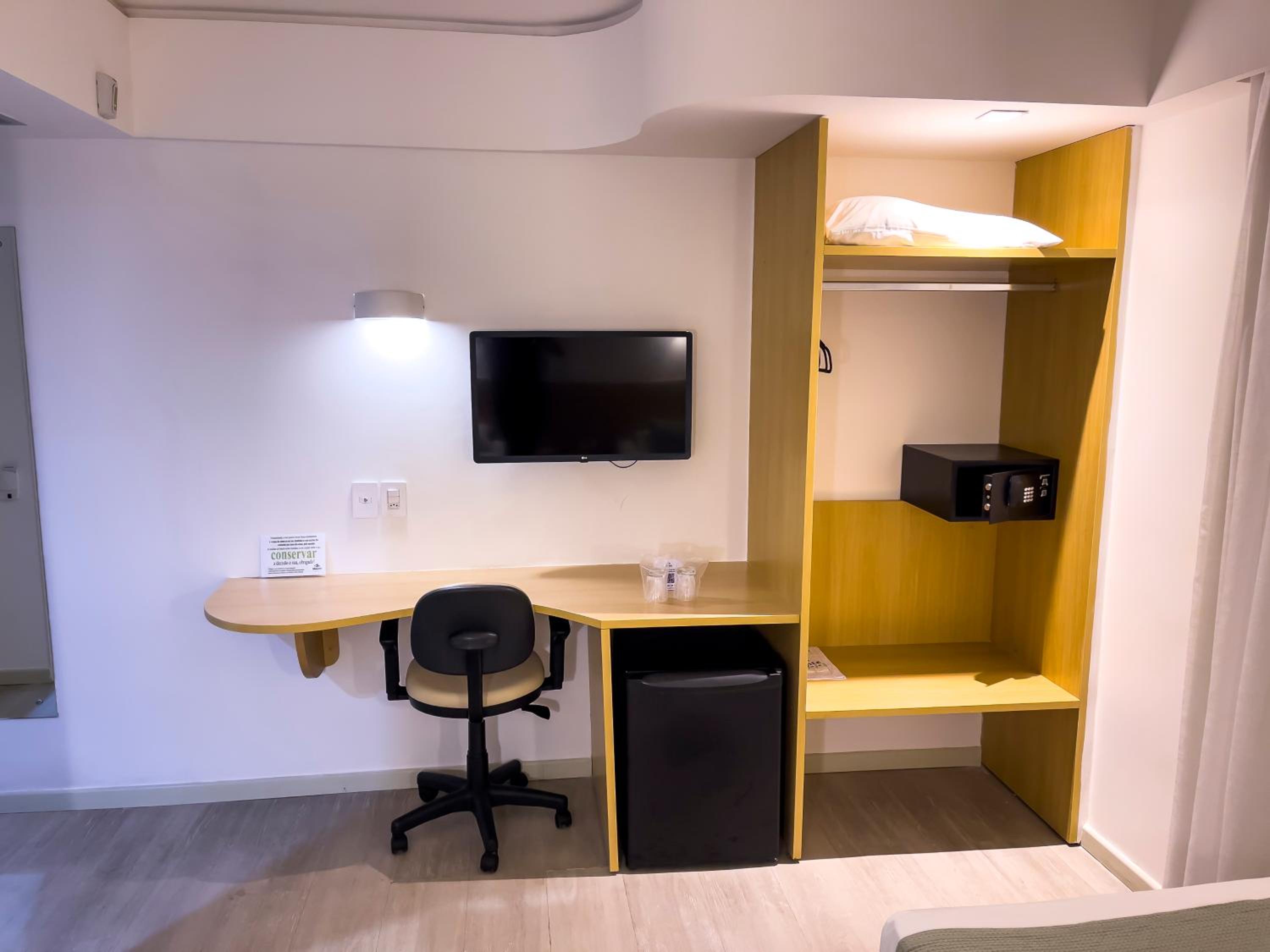 Standard Twin Room photo 2