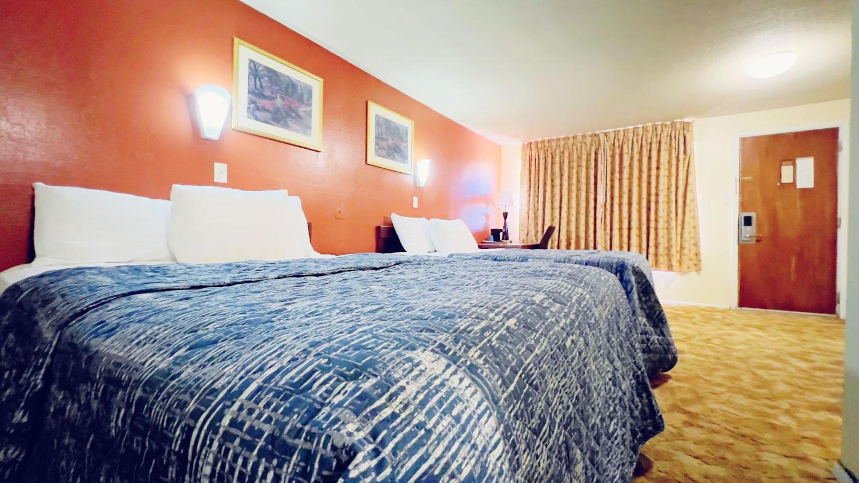 Budget Double Room photo 2