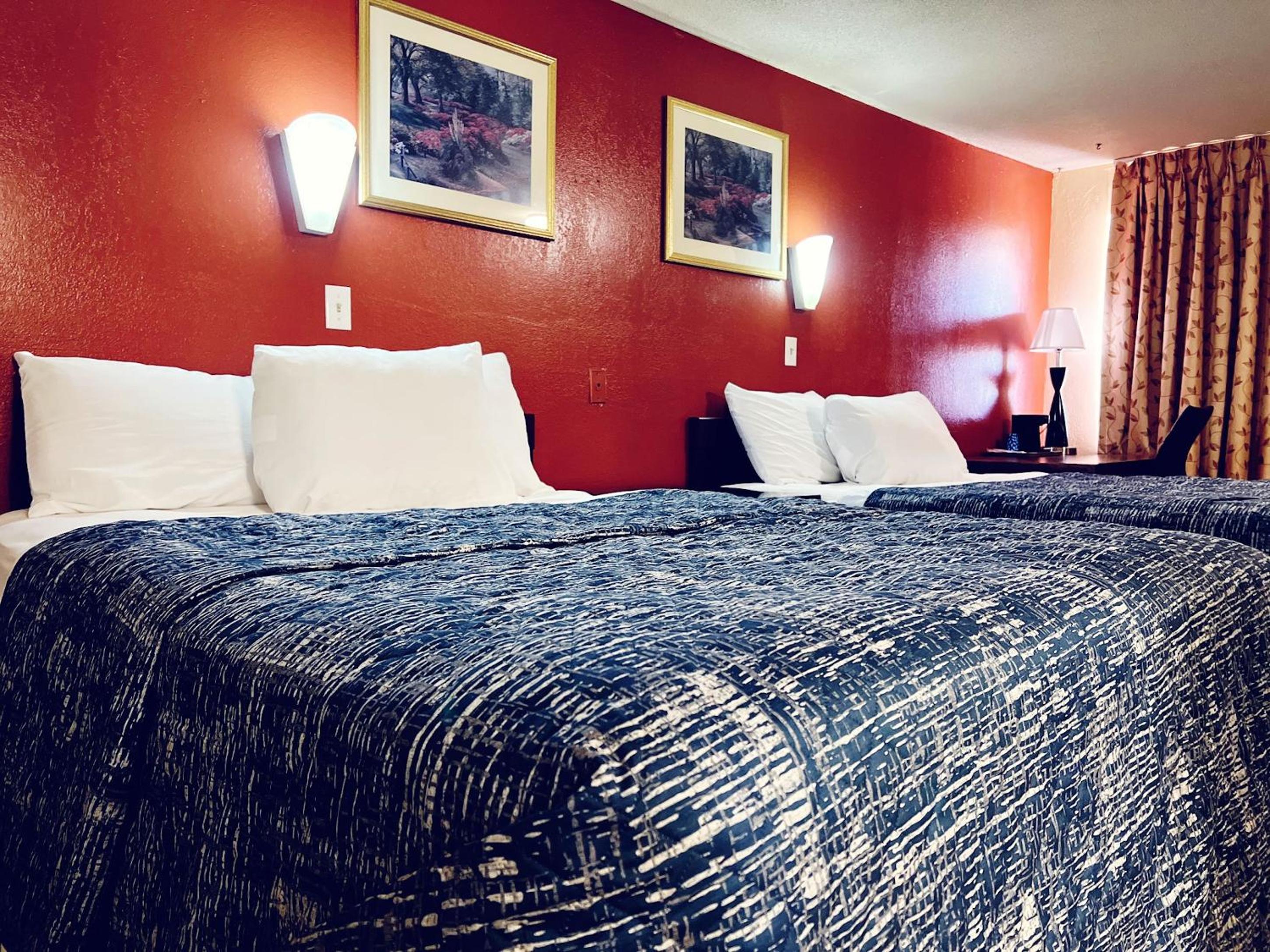 Budget Double Room photo 3
