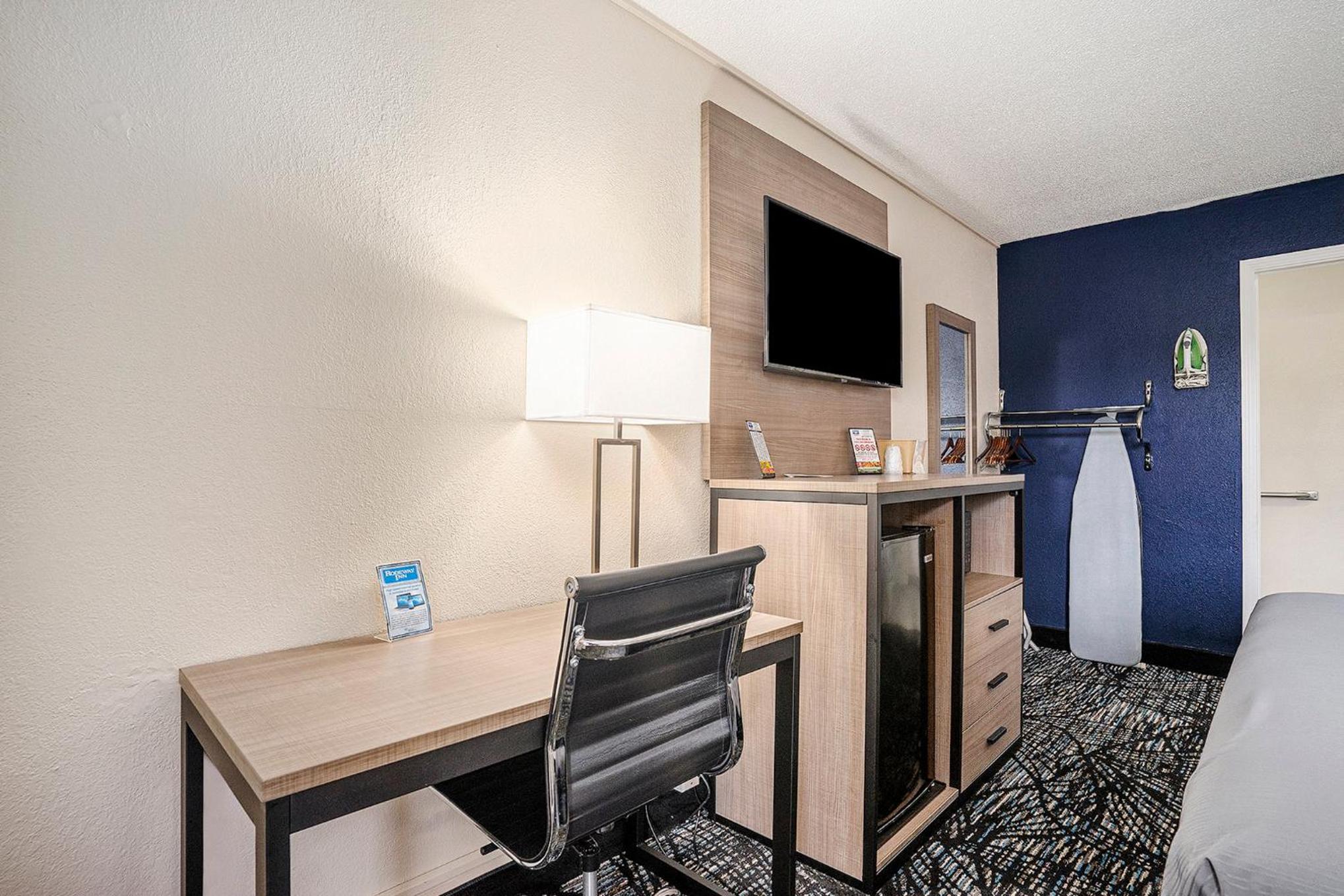 King Room - Accessible/Non-Smoking photo 1