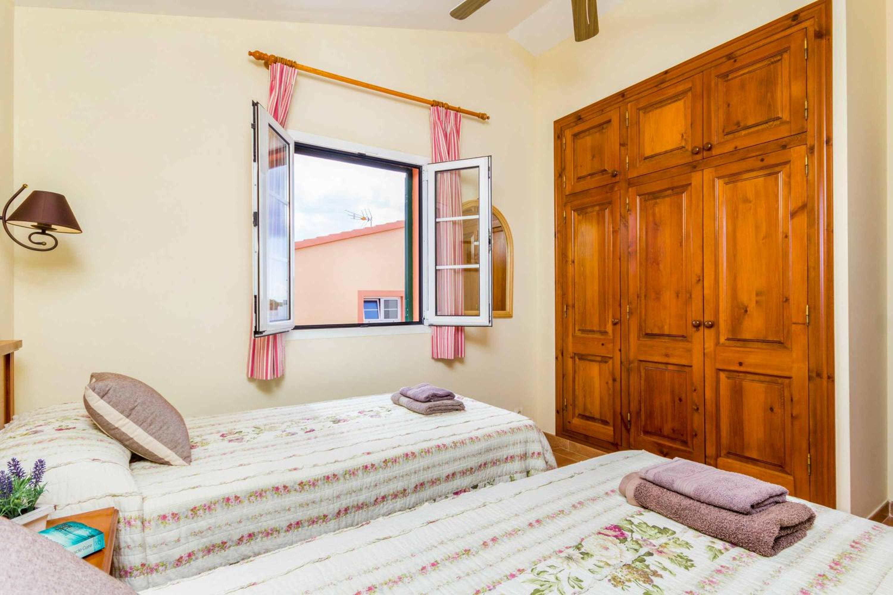 Villa photo 2