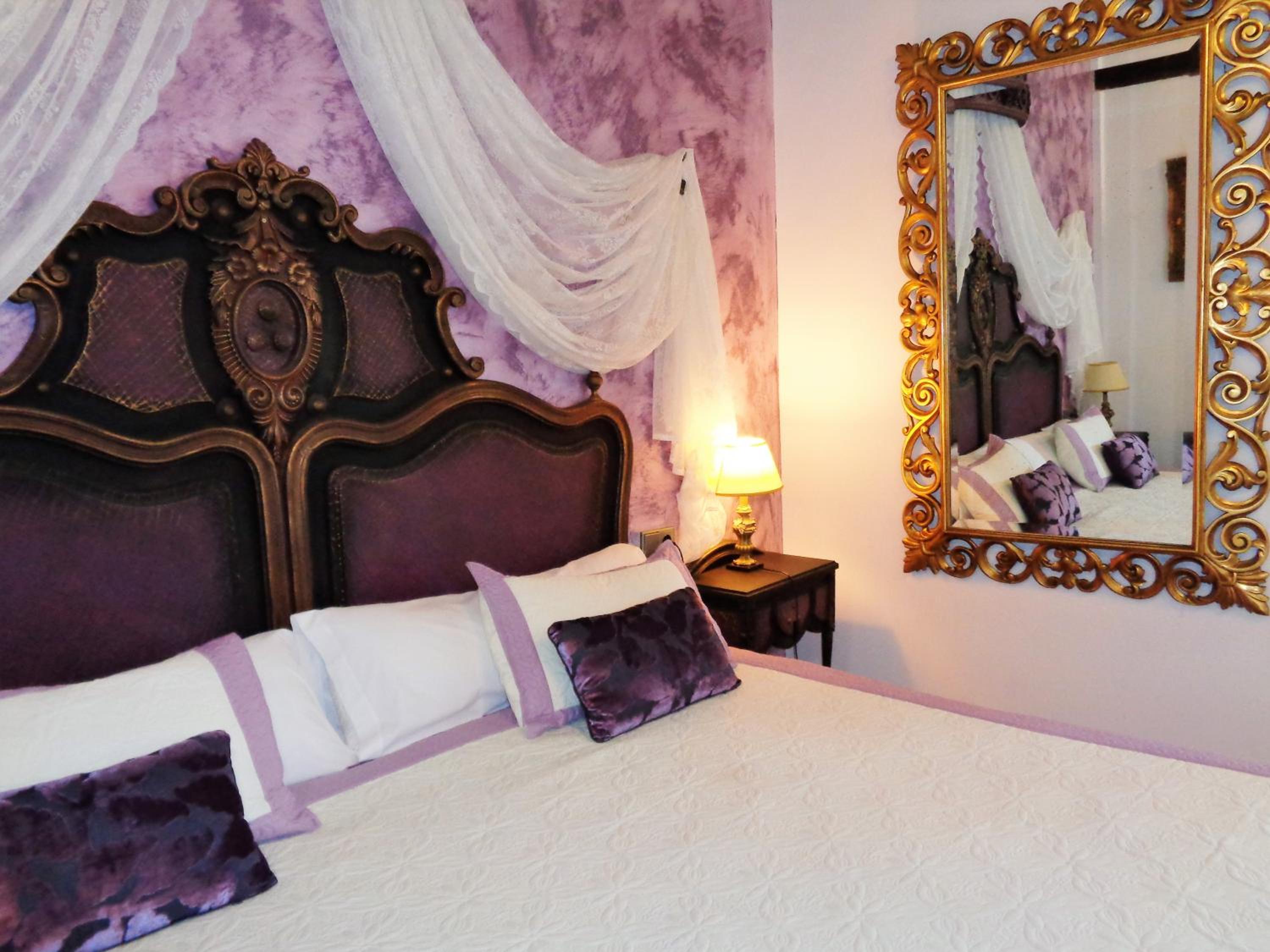 Deluxe Double Room - Photo 30