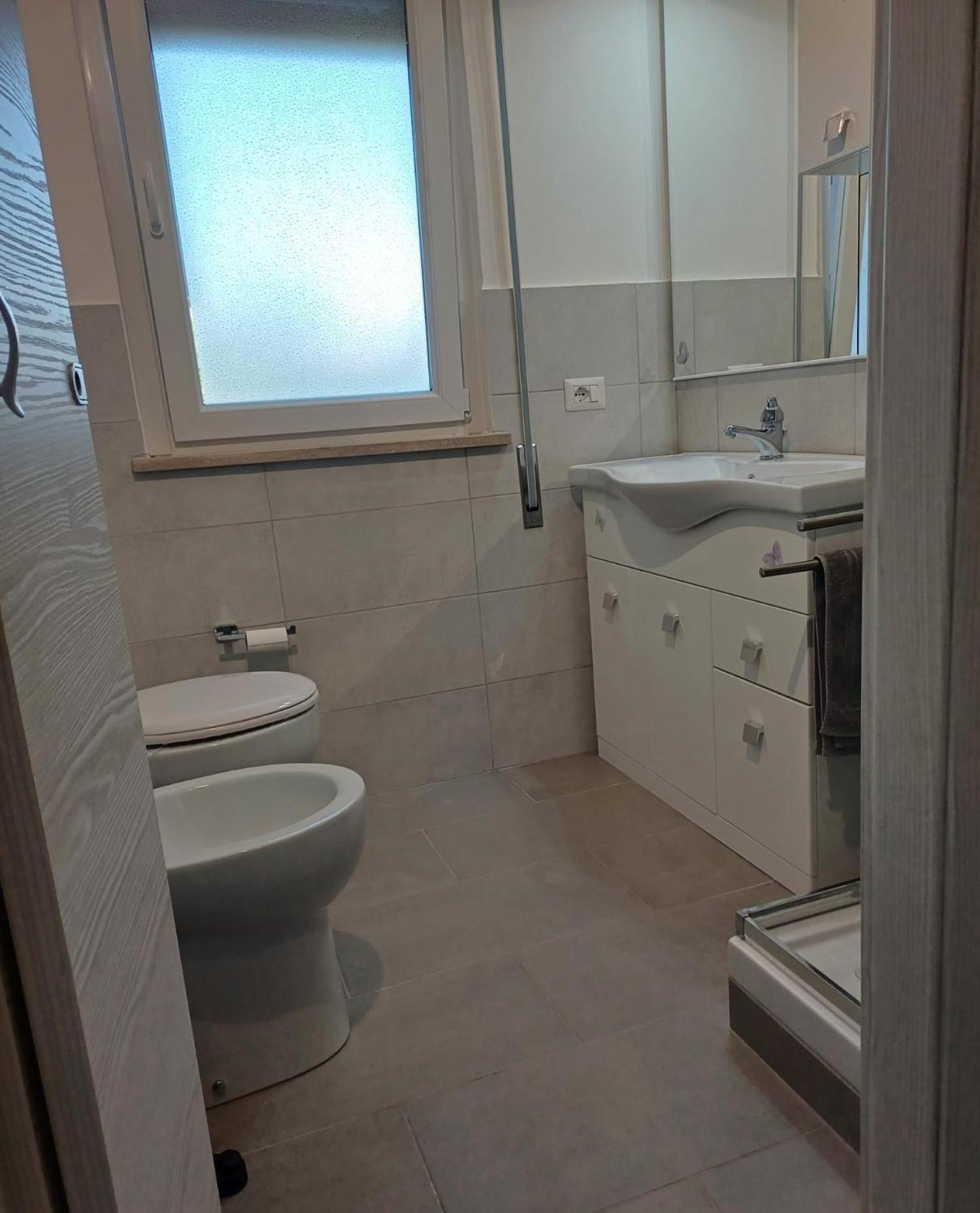 Double Or Twin Room With Private Bathroom photo 3