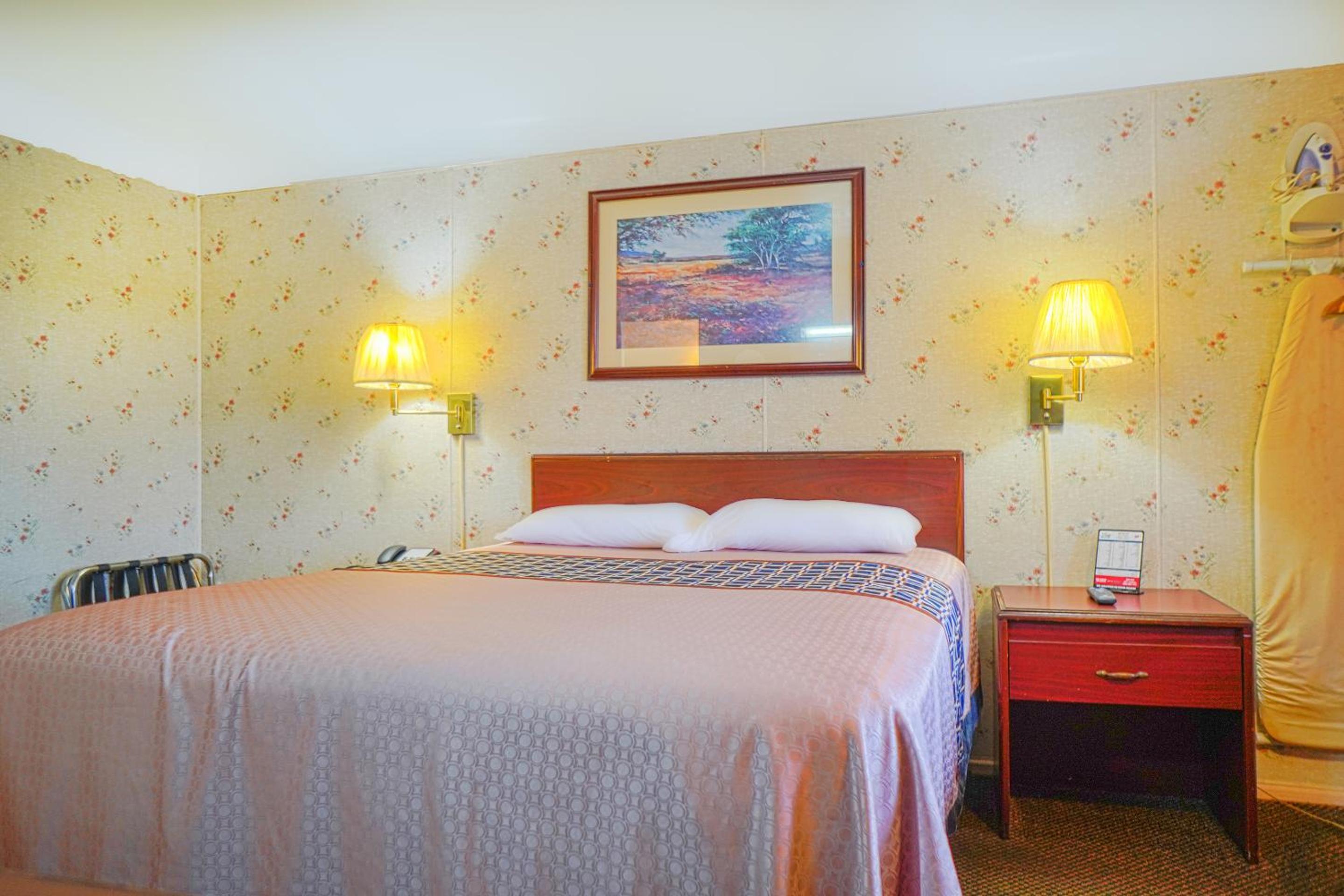 Queen Room - Photo 5