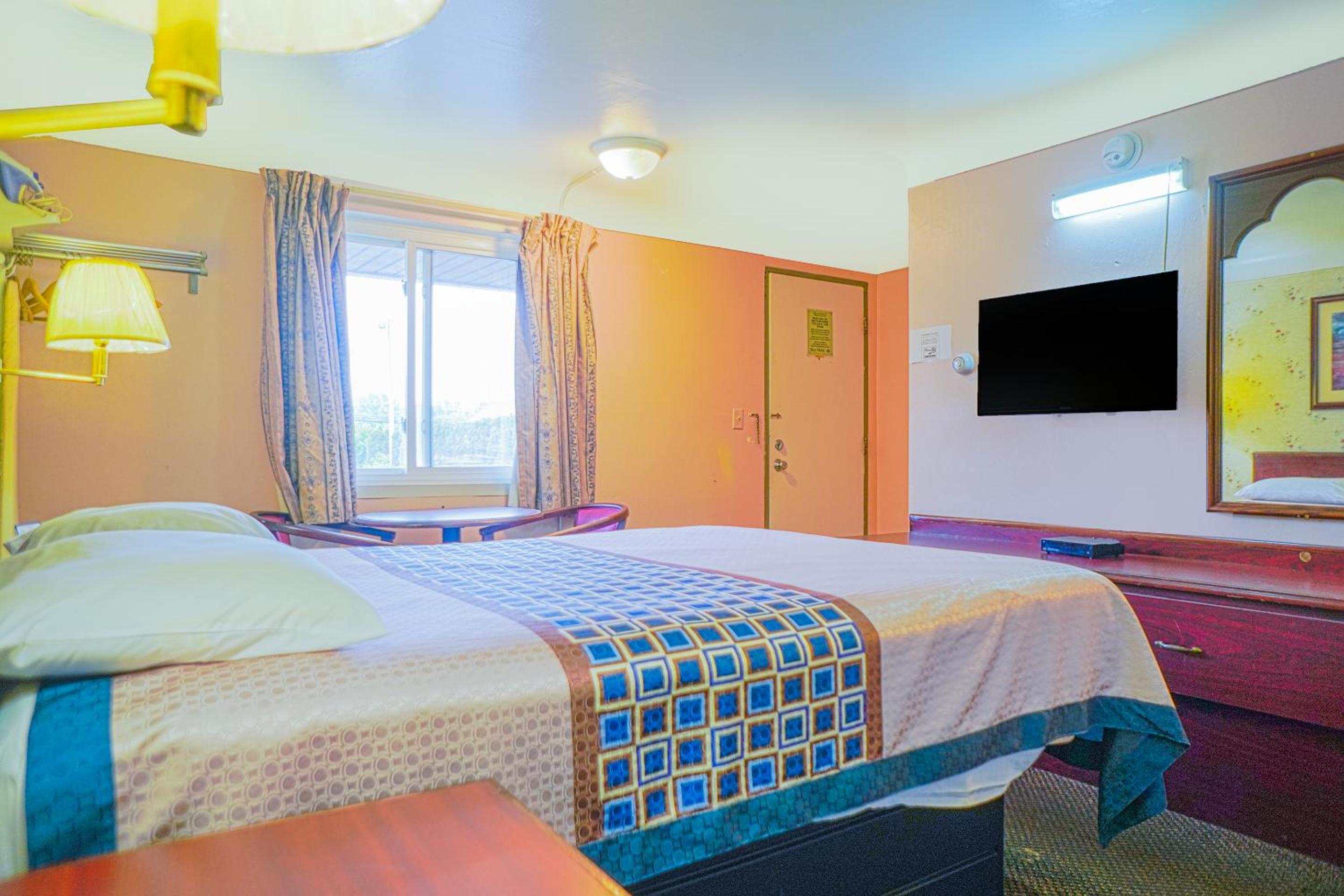 Queen Room - Photo 1