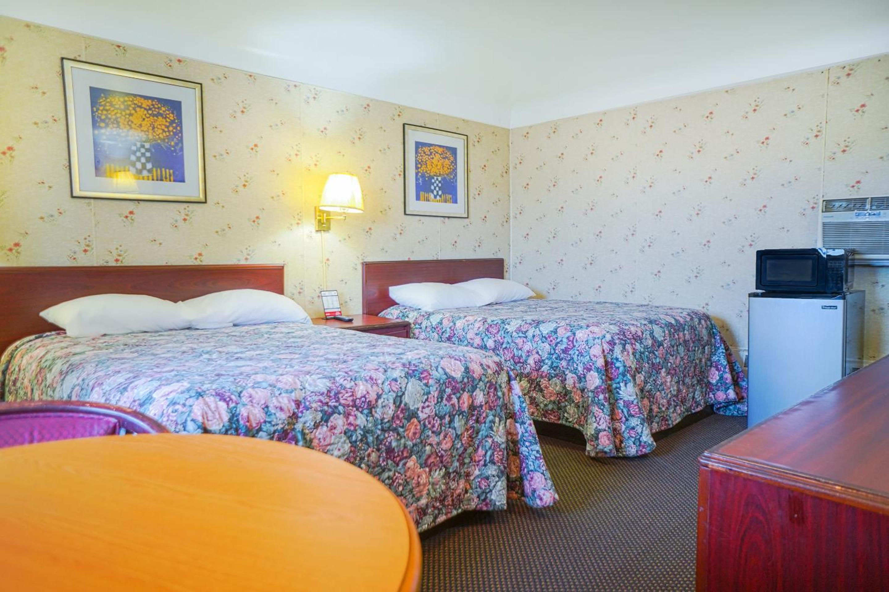 Double Room with Two Double Beds - Photo 4