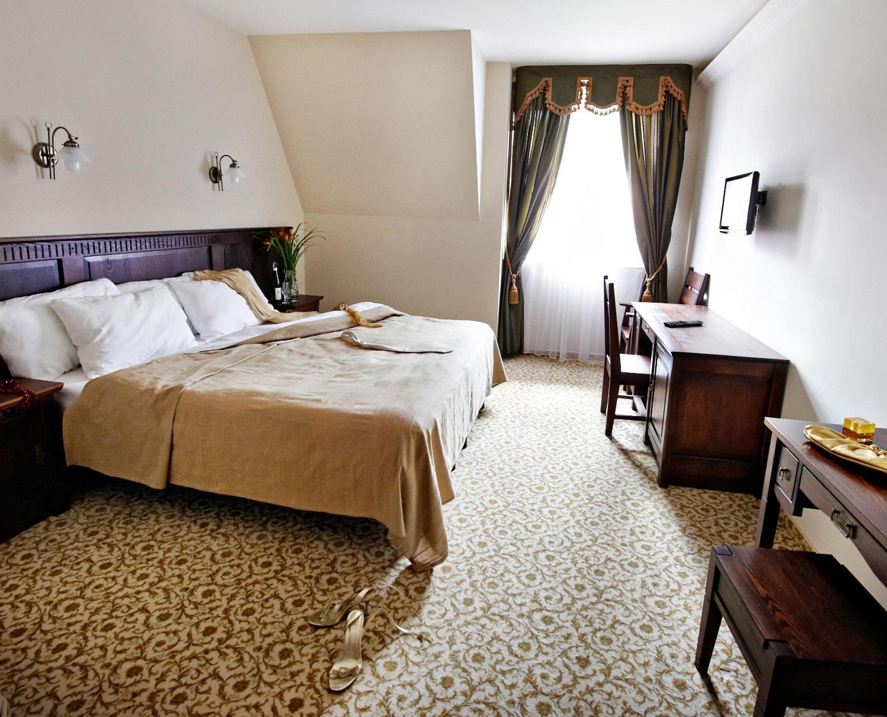 Double or Twin Room - Photo 7