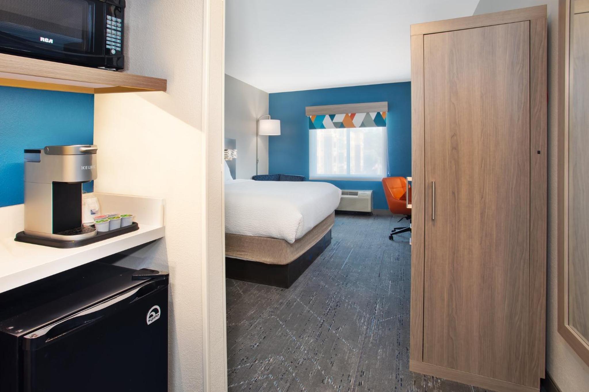 Standard King Room - Photo 3