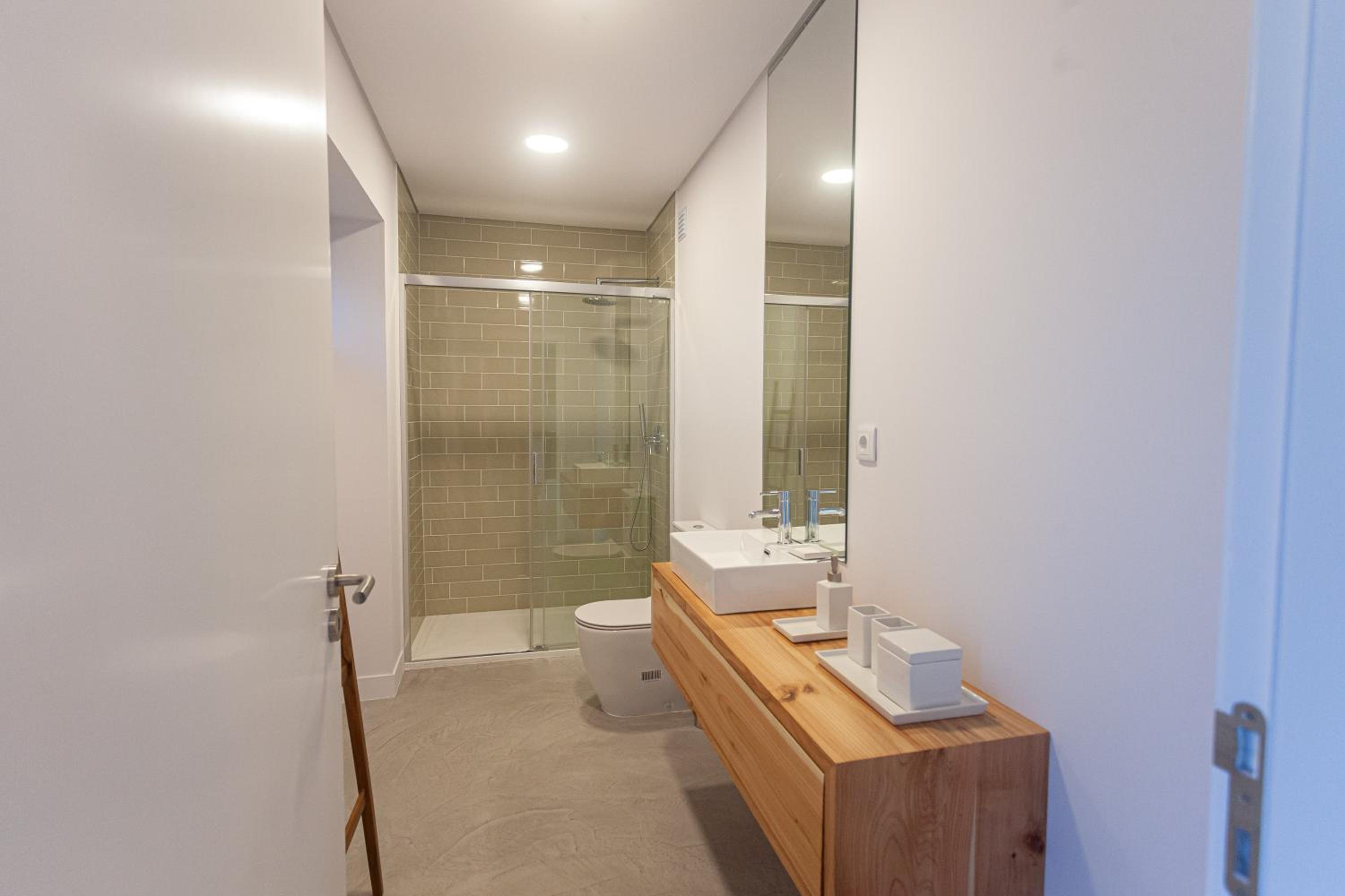 One-Bedroom Apartment photo 2
