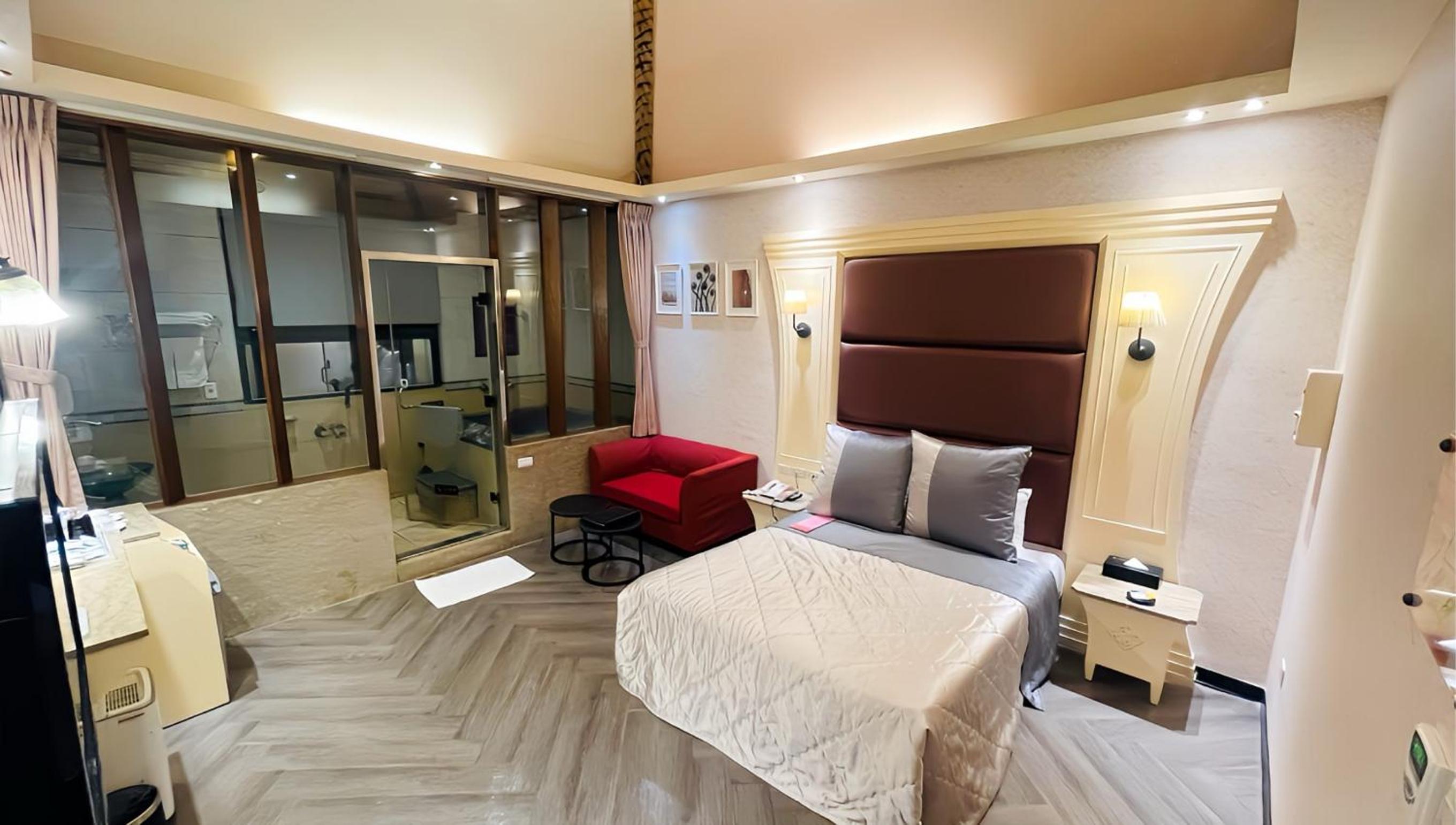 Deluxe Double Room with Bath (Check-in after 18:00PM) photo 1