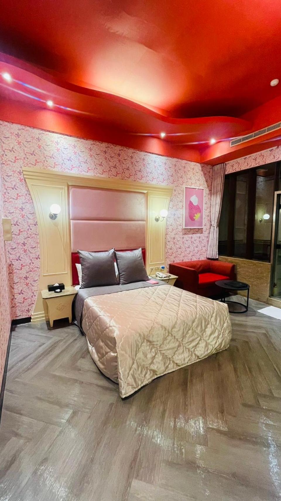 Deluxe Double Room with Bath (Check-in after 18:00PM) photo 2