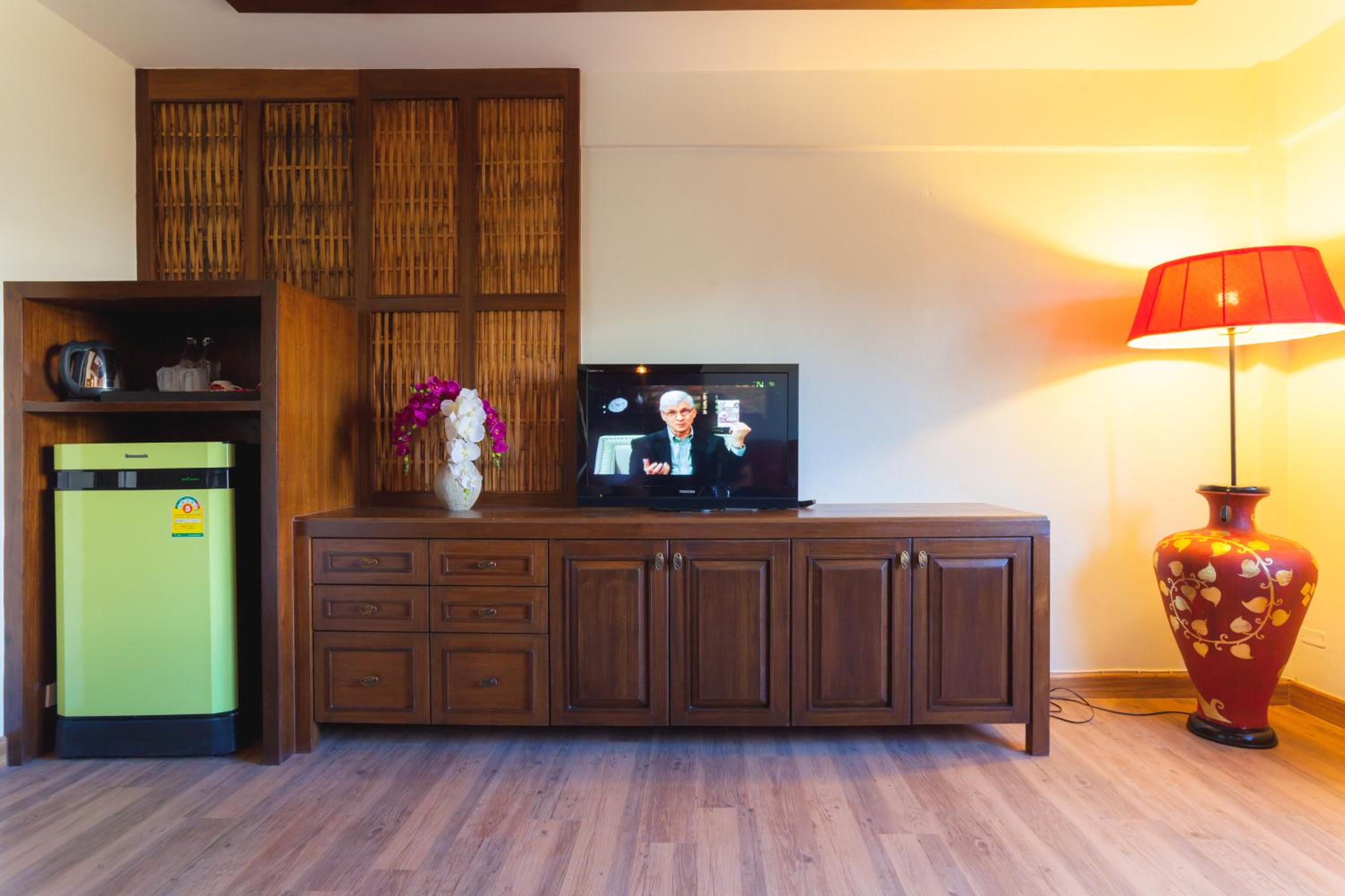Suite Room - Photo 5