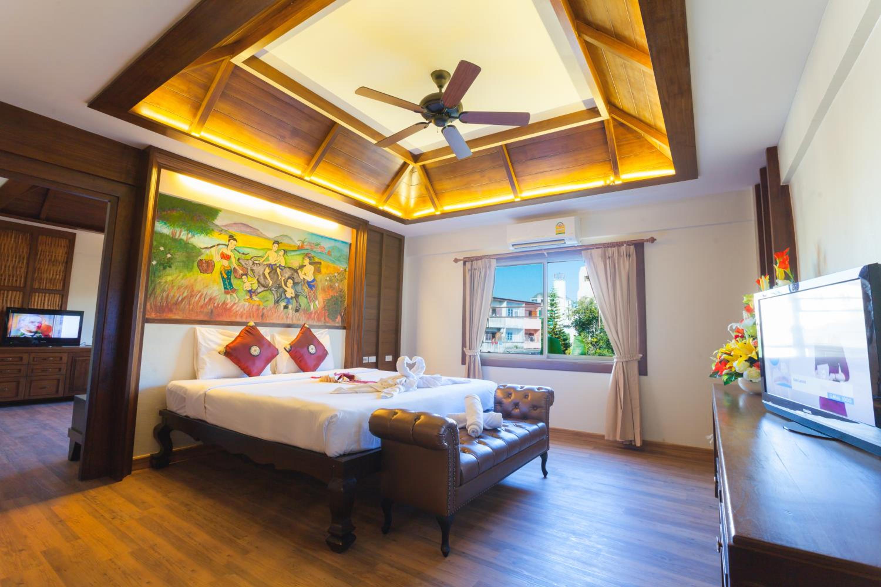 Suite Room - Photo 1