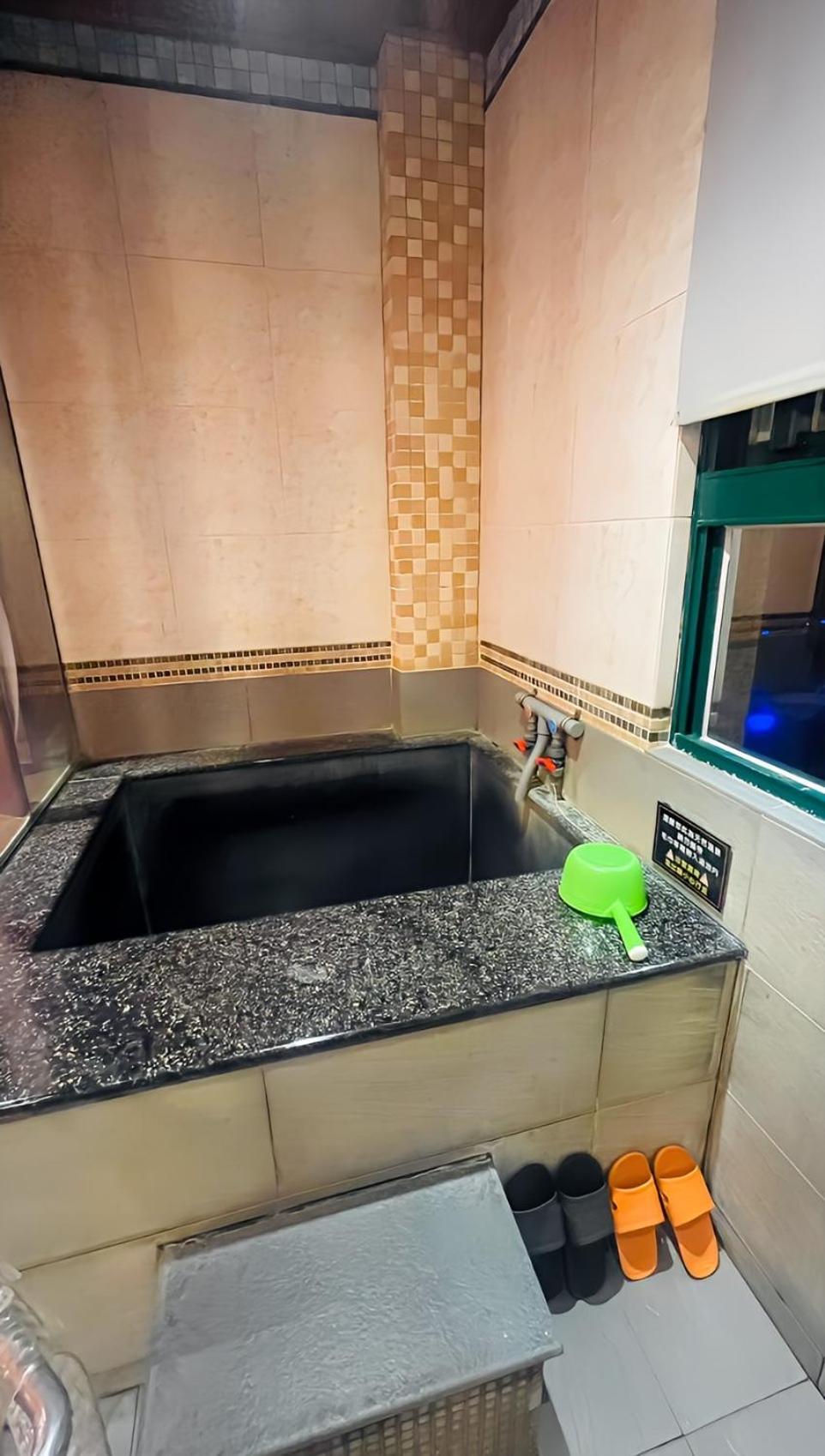 Deluxe Double Room with Bath (Check-in after 18:00PM) photo 3