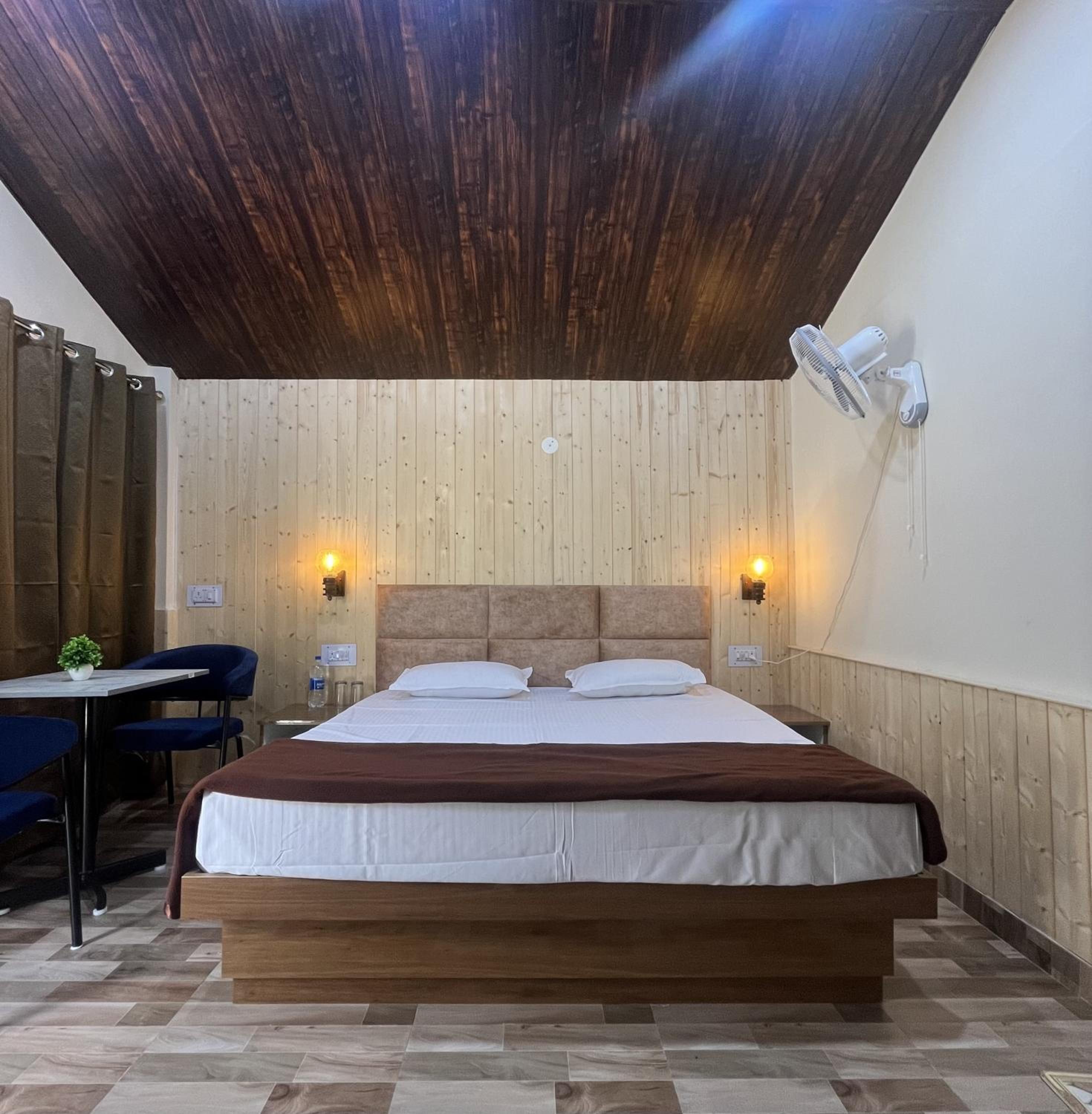 Superior King Room photo 1