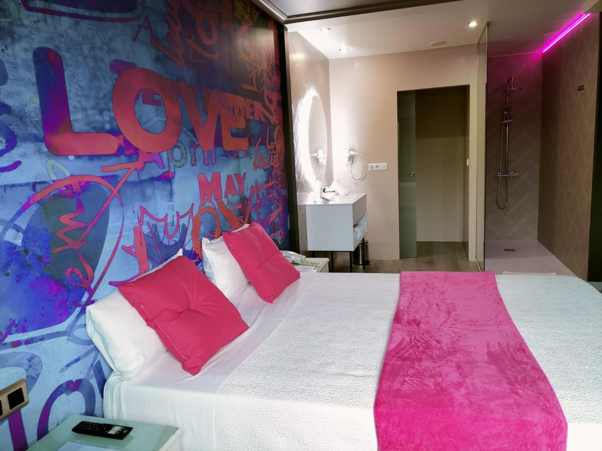 Deluxe Double Room photo 3