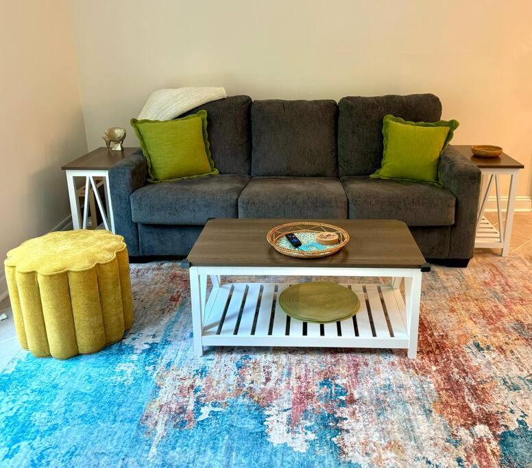 One-Bedroom Apartment photo 2