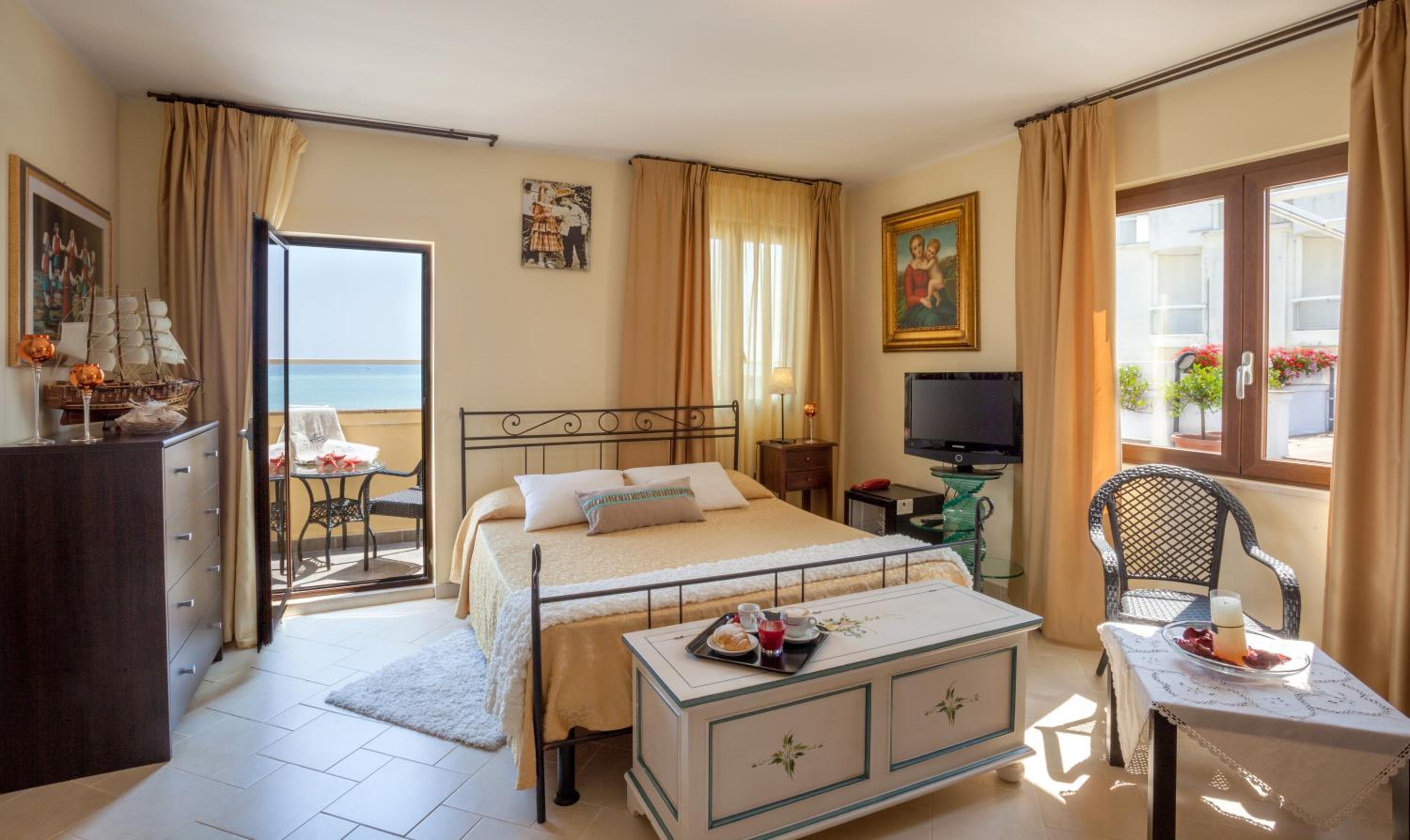 Junior Suite with Sea View photo 1