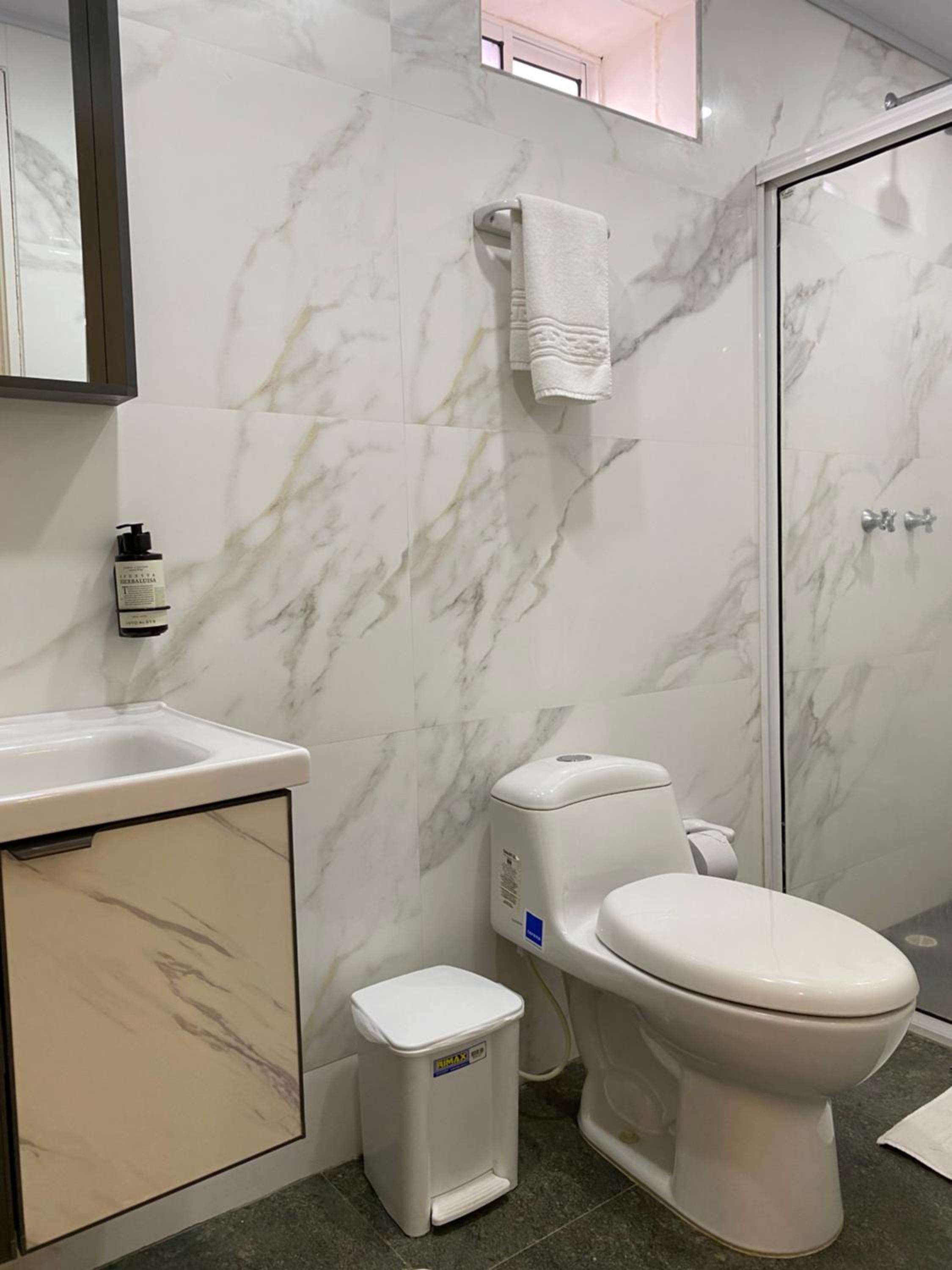Triple Room with Private Bathroom - Photo 3